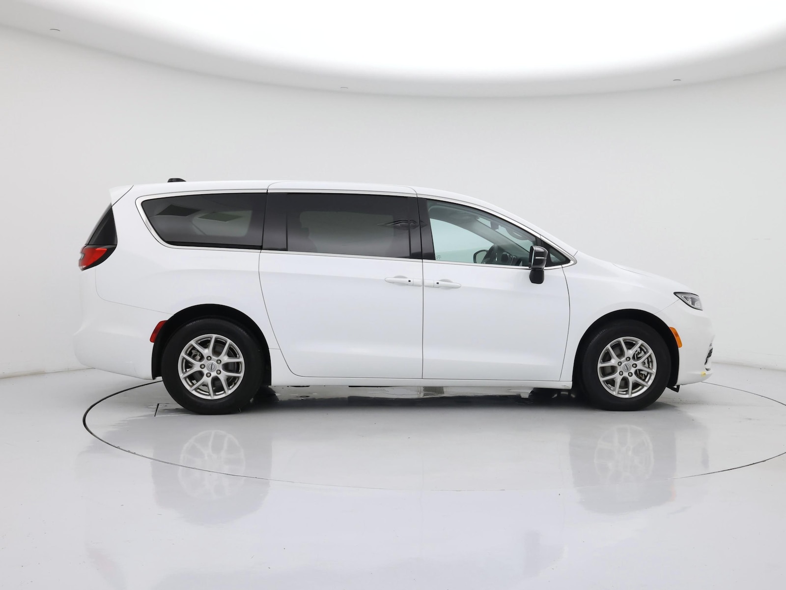 2024 Chrysler Pacifica Touring L - Photo 8
