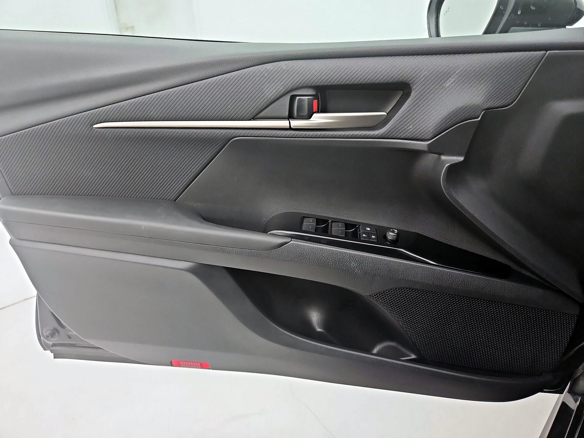 Thumbnail: 2025 Toyota Camry - 12