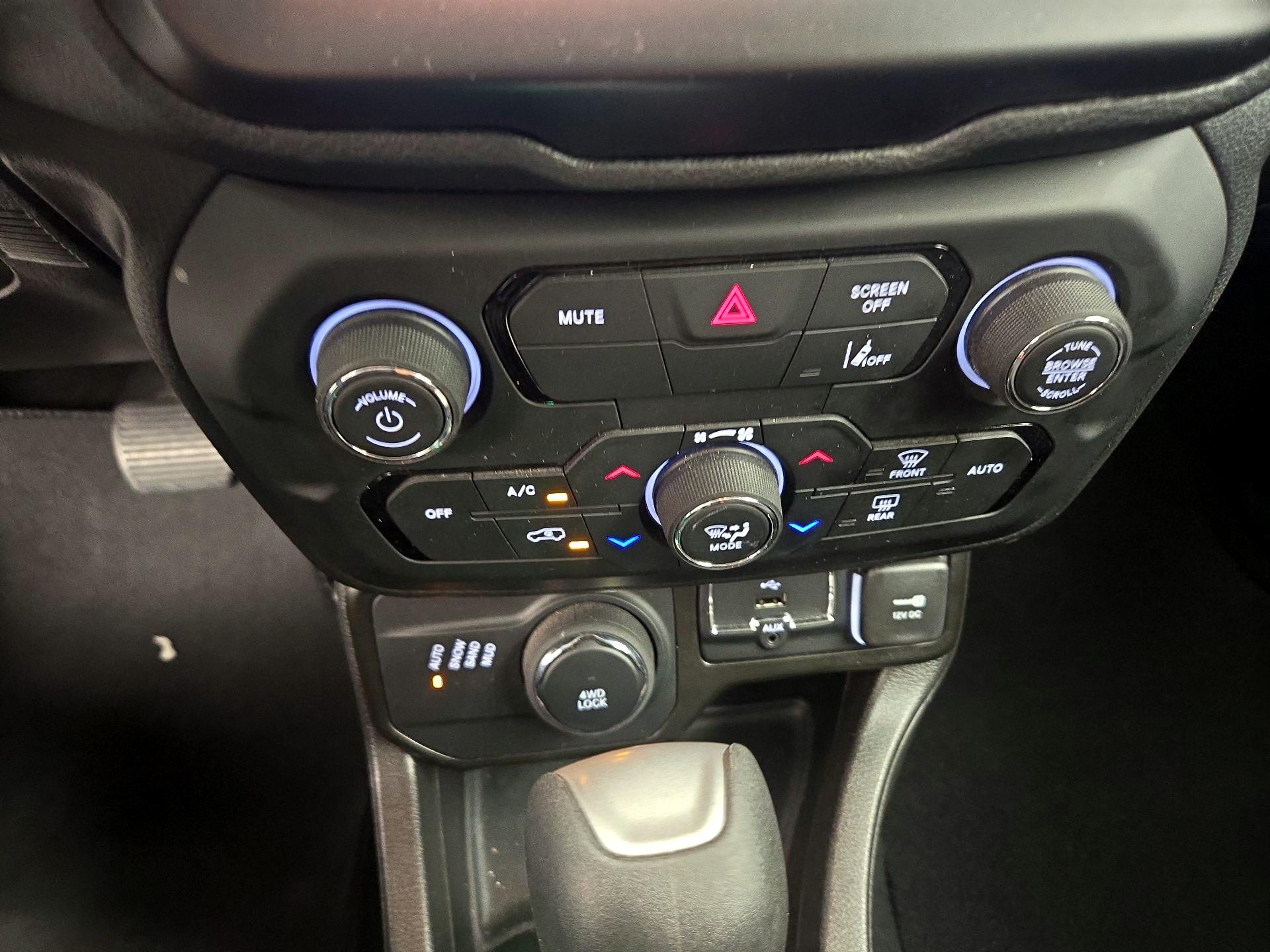 Thumbnail: 2023 Jeep Renegade - 15