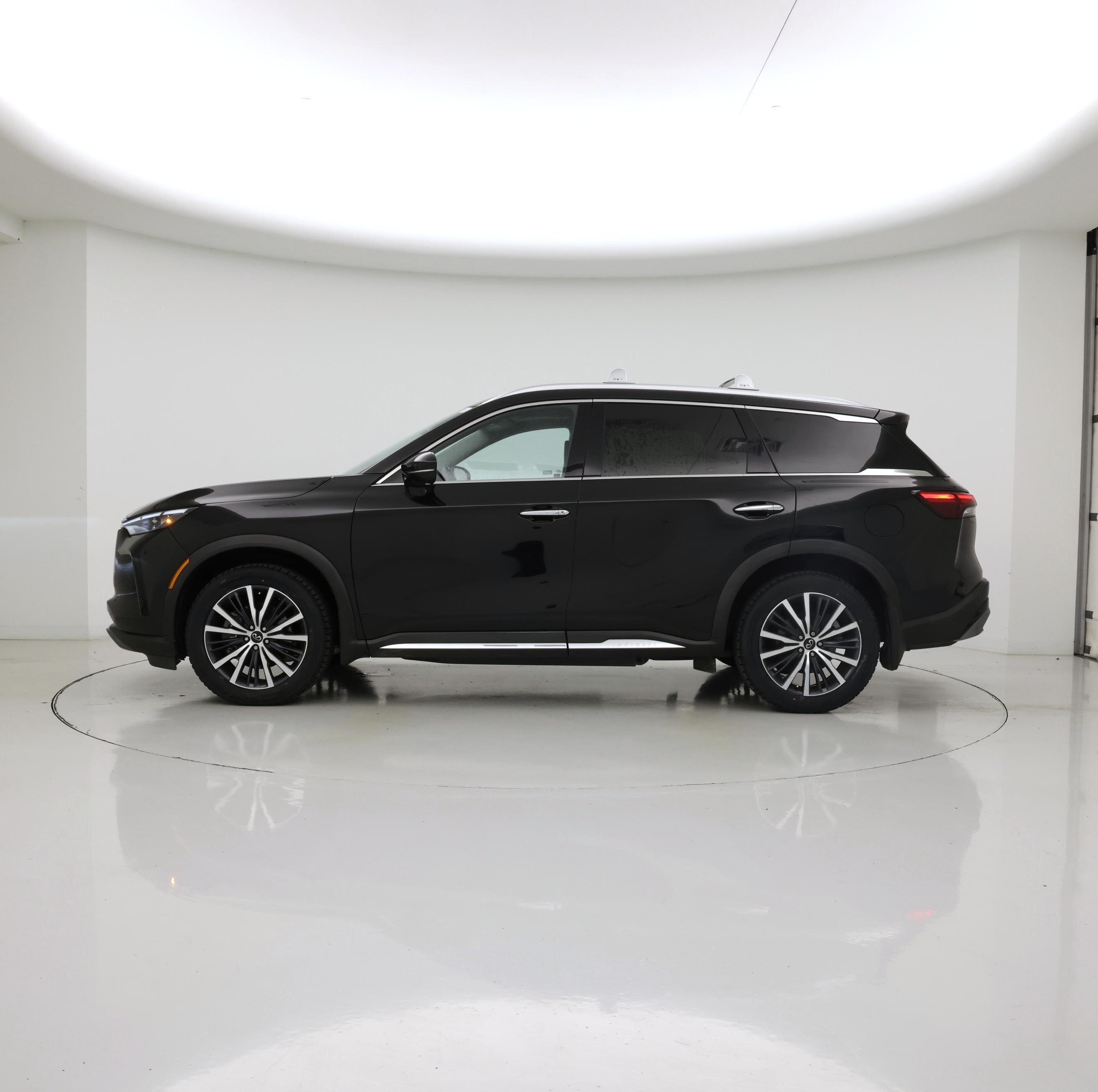 Thumbnail: 2023 INFINITI QX60 - 3