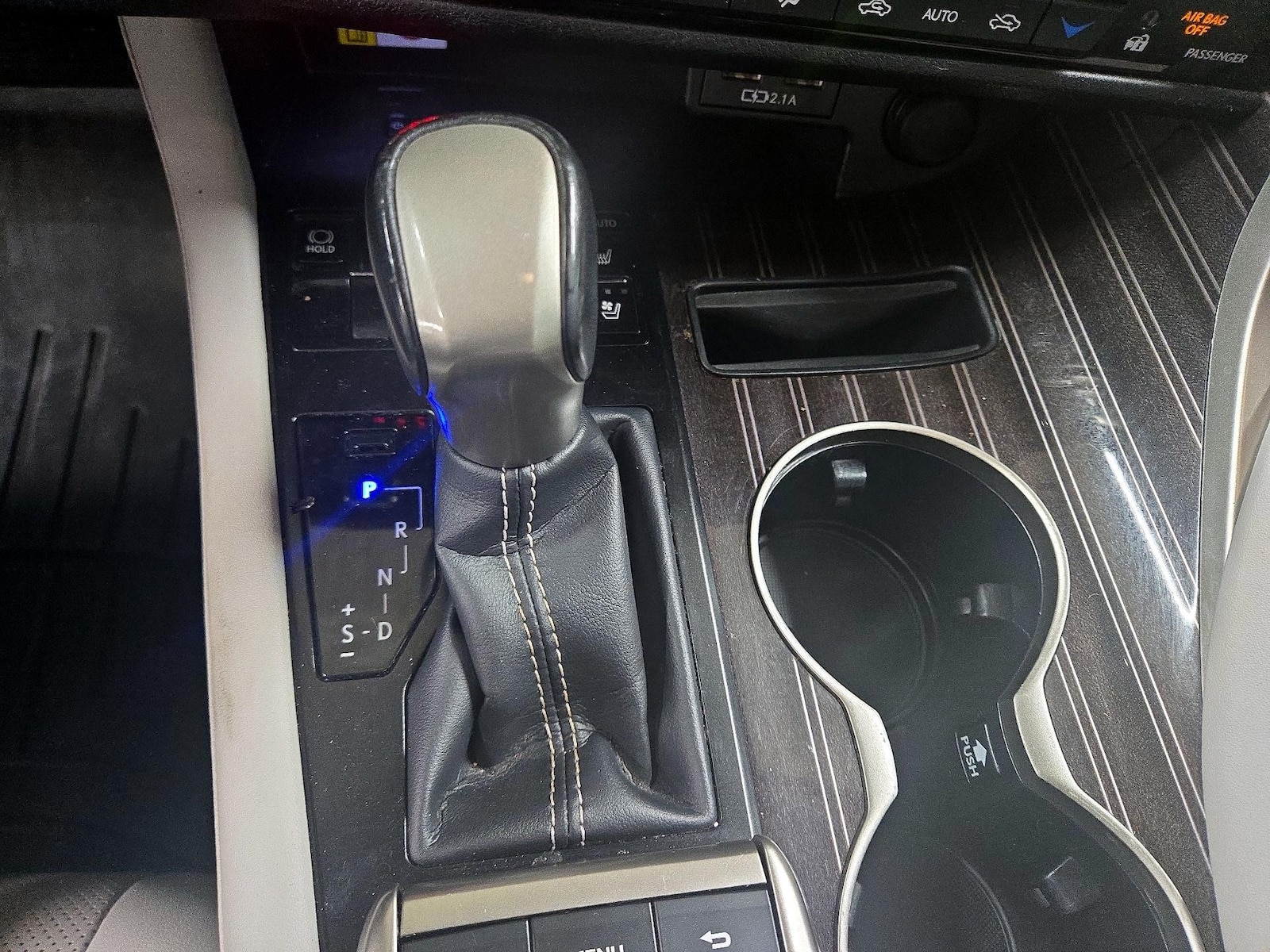 2021 Lexus RX Hybrid 450h - Photo 19