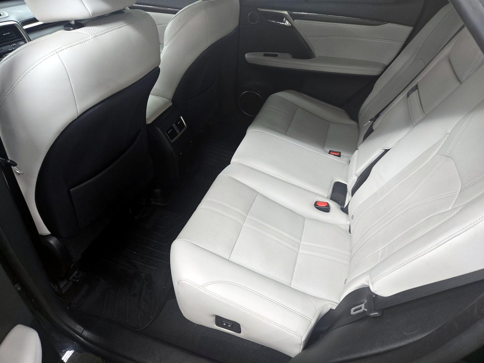 2021 Lexus RX Hybrid 450h - Photo 22