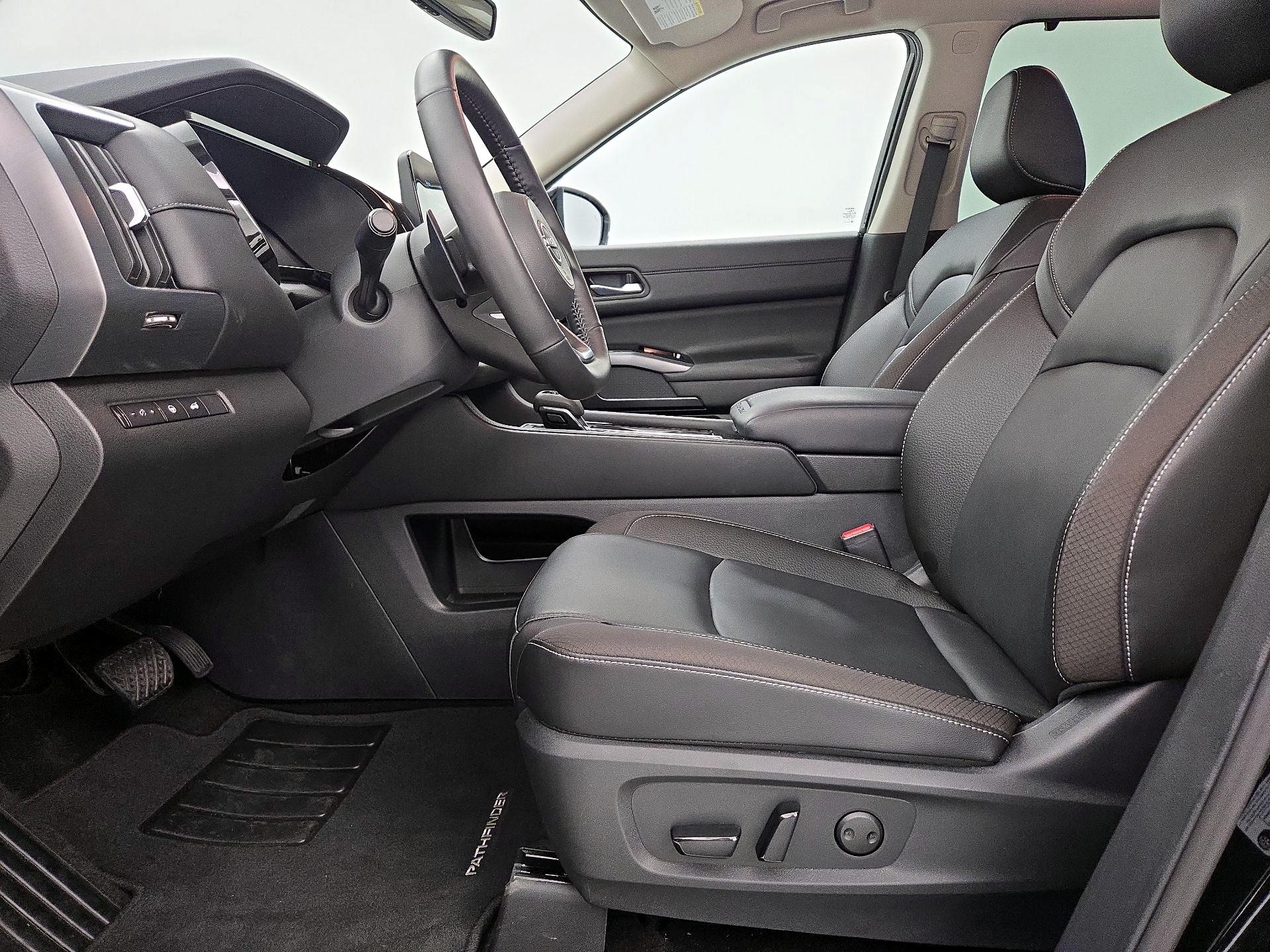 Thumbnail: 2025 Nissan Pathfinder - 11