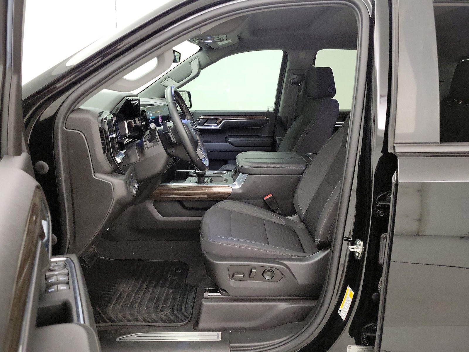 2023 Chevrolet Silverado 1500 RST - Photo 12