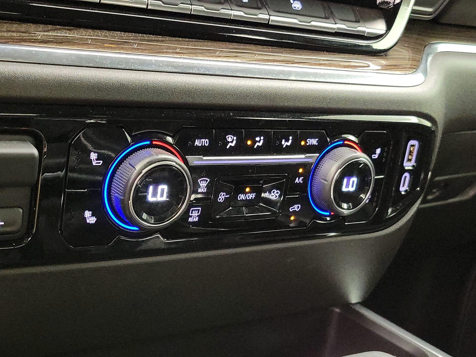 2023 Chevrolet Silverado 1500 RST - Photo 17