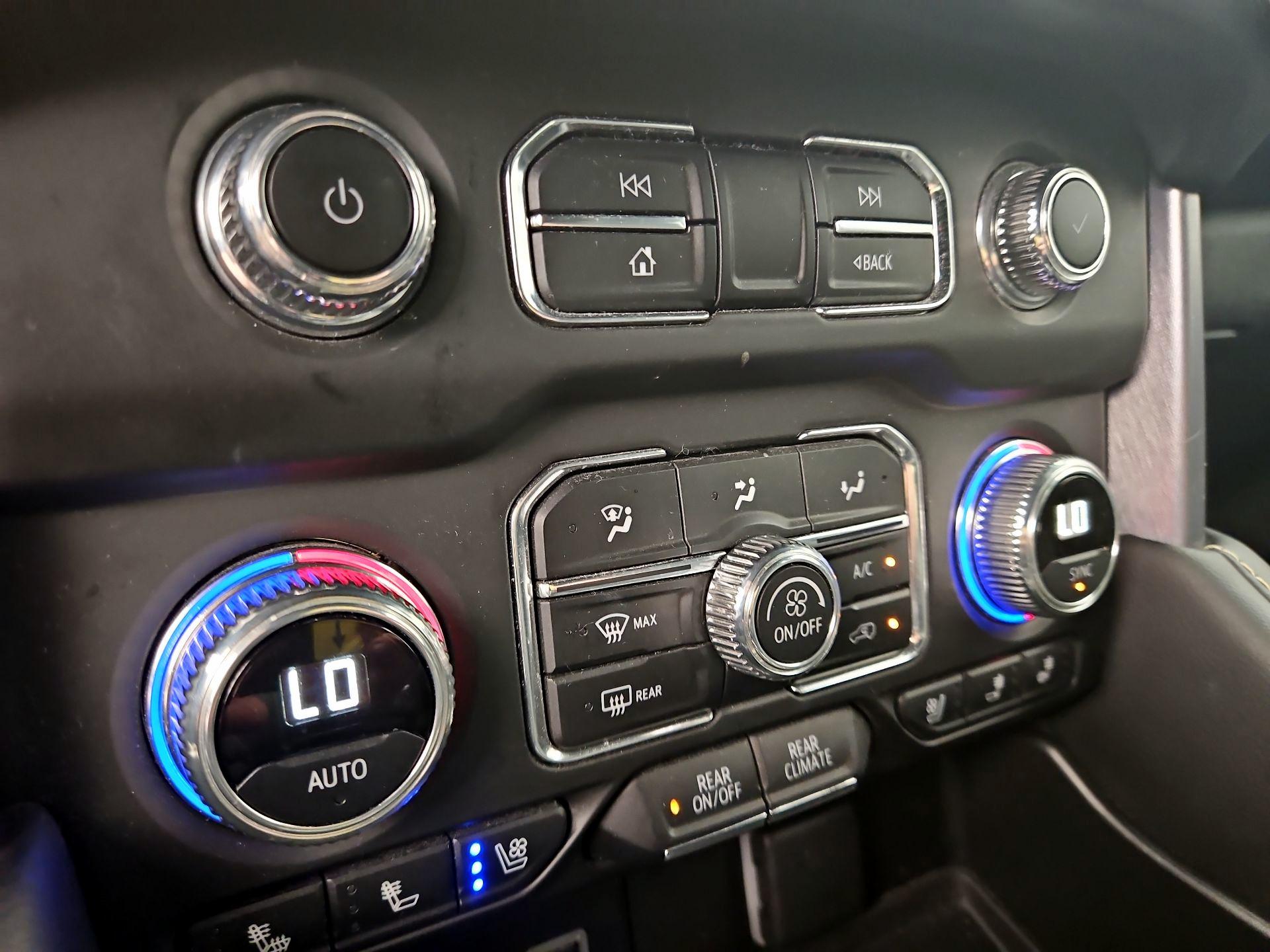 Thumbnail: 2024 GMC Yukon - 17