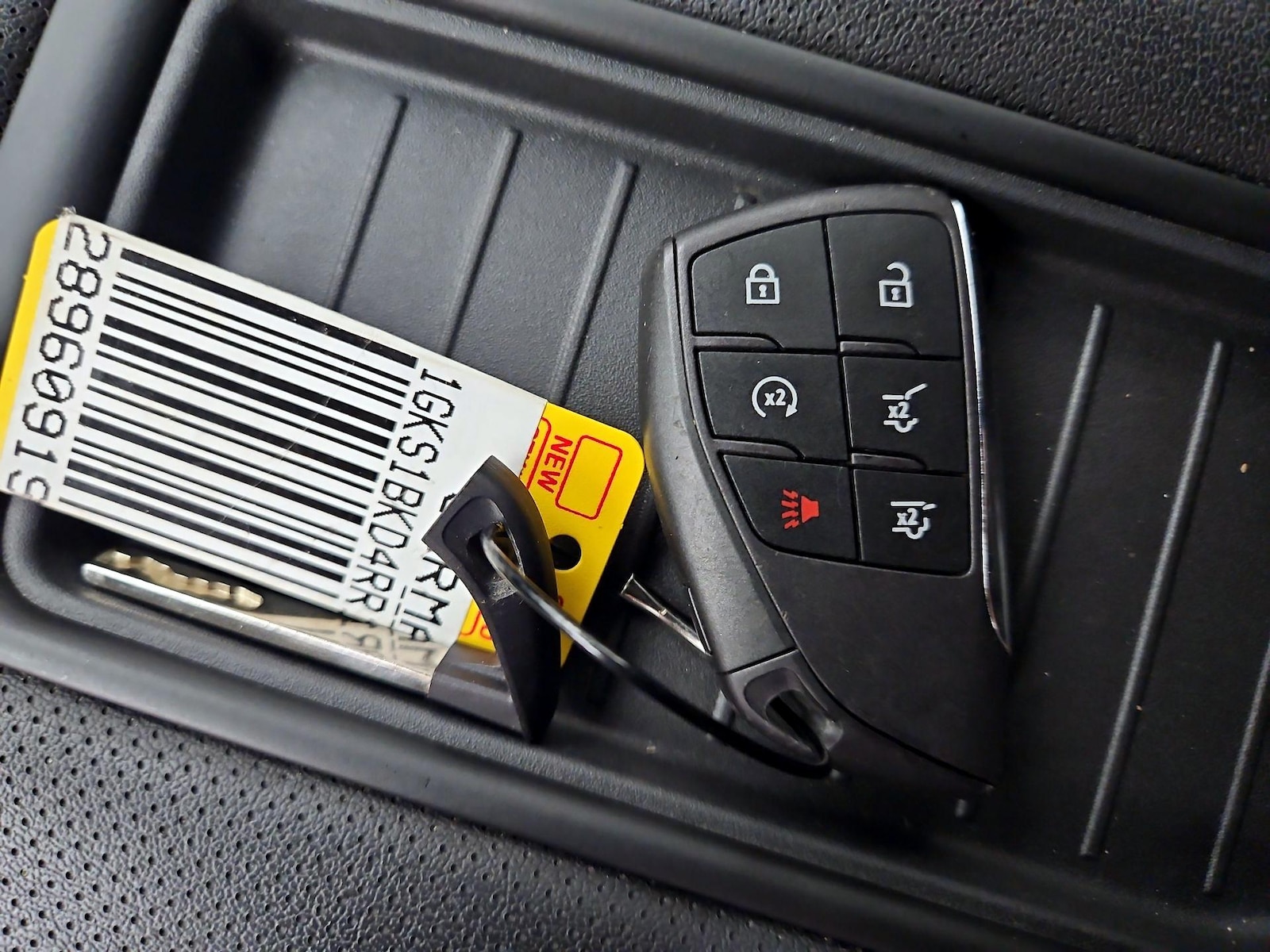 2024 GMC Yukon SLT - Photo 26