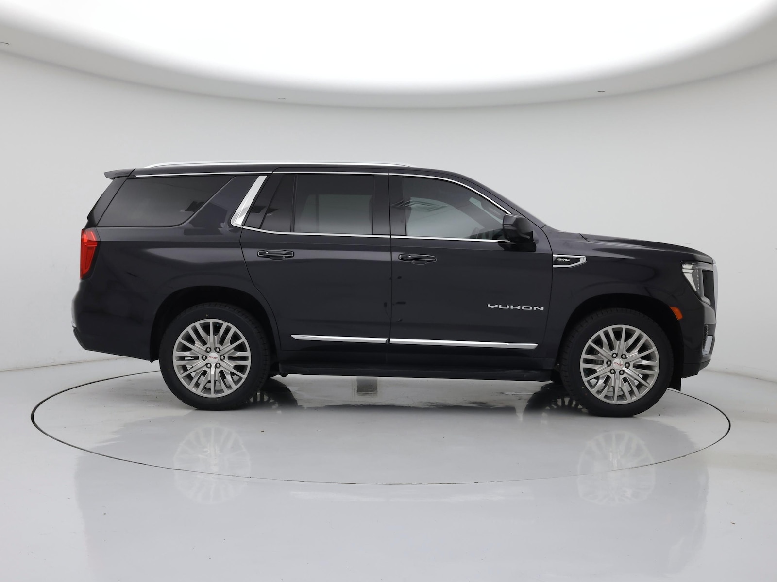 2024 GMC Yukon SLT - Photo 8
