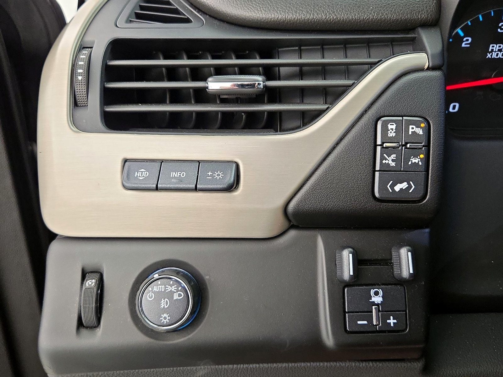 2020 GMC Yukon Denali - Photo 14