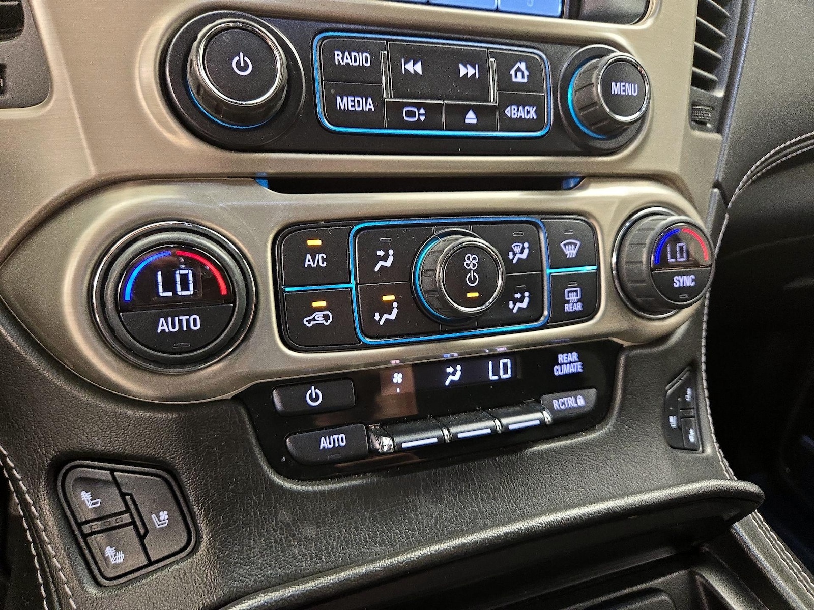 2020 GMC Yukon Denali - Photo 17