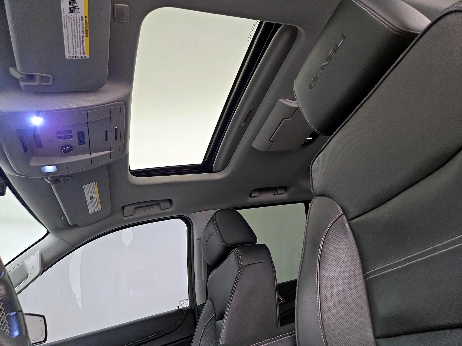 2020 GMC Yukon Denali - Photo 20