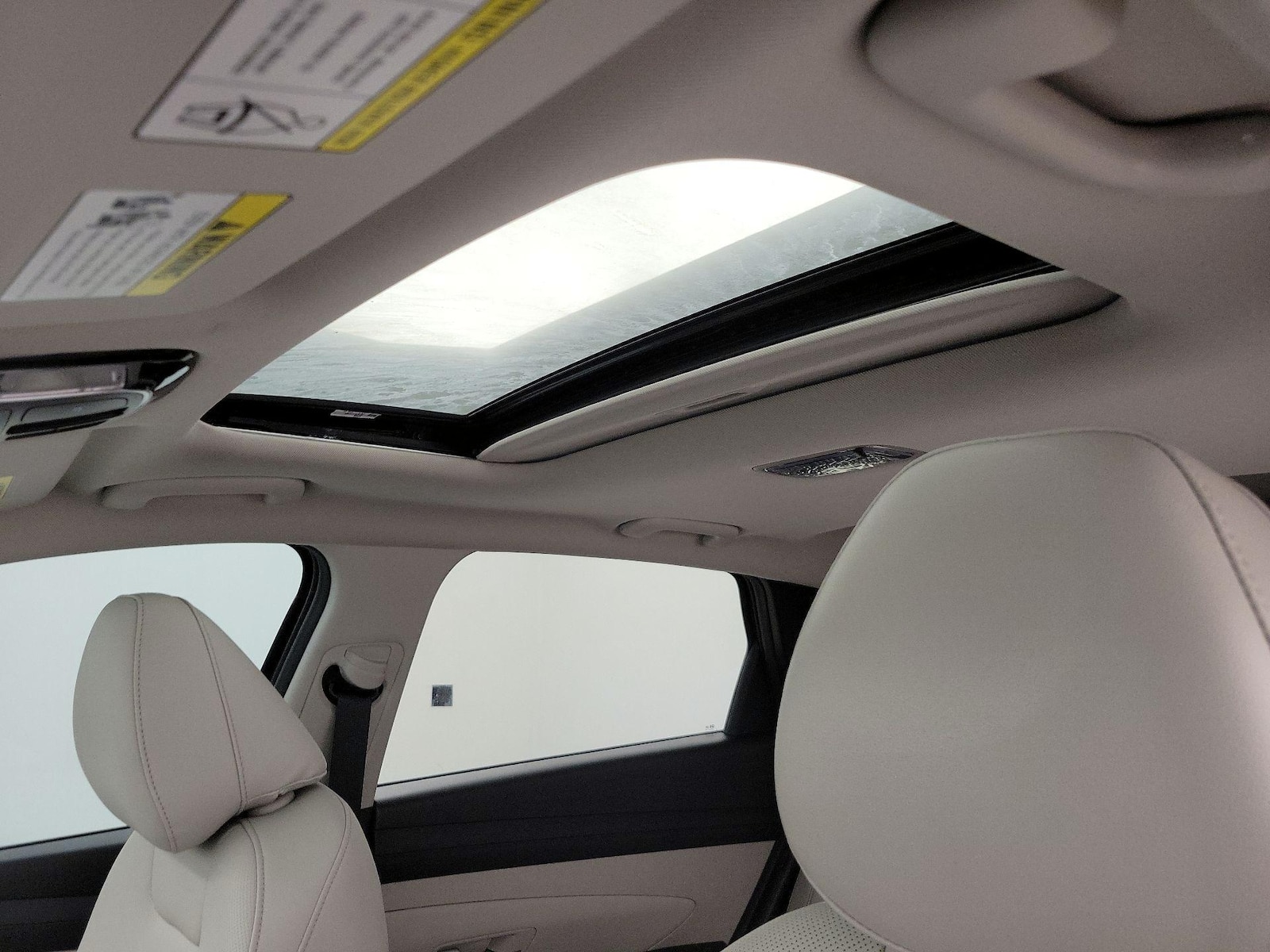 Sunroof(s) & Overhead Airbags