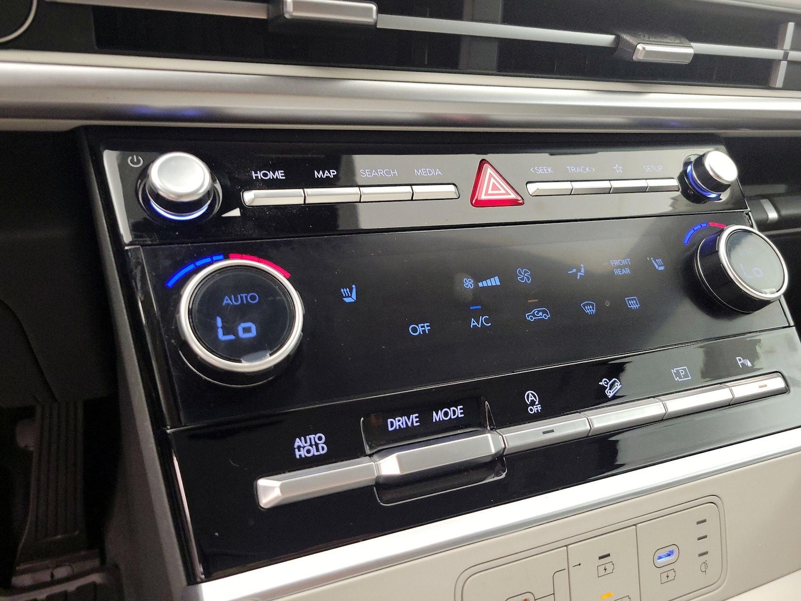 2026 Hyundai Santa Fe SEL - Photo 17