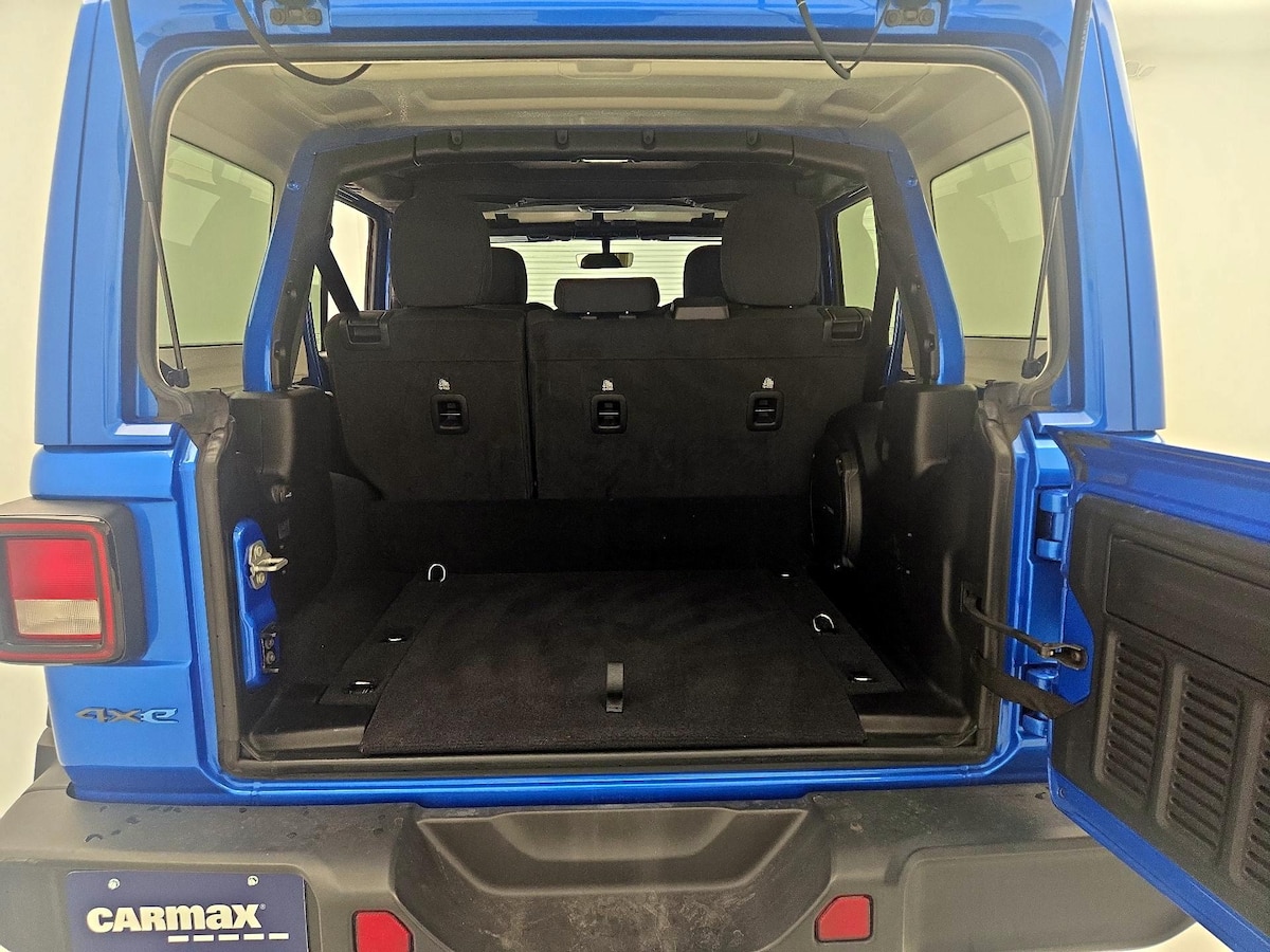 Trunk/Cargo (Seats Up)
