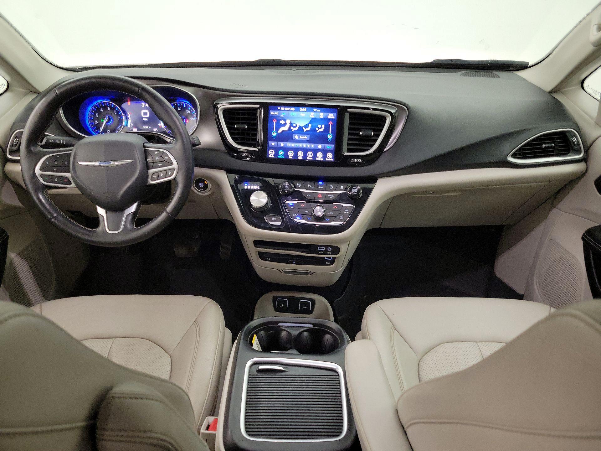 Thumbnail: 2020 Chrysler Pacifica - 9