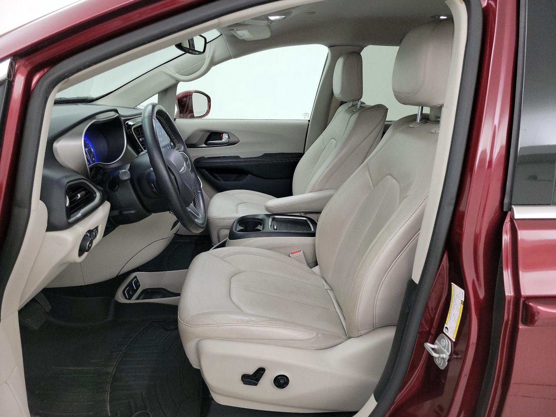 Thumbnail: 2020 Chrysler Pacifica - 11