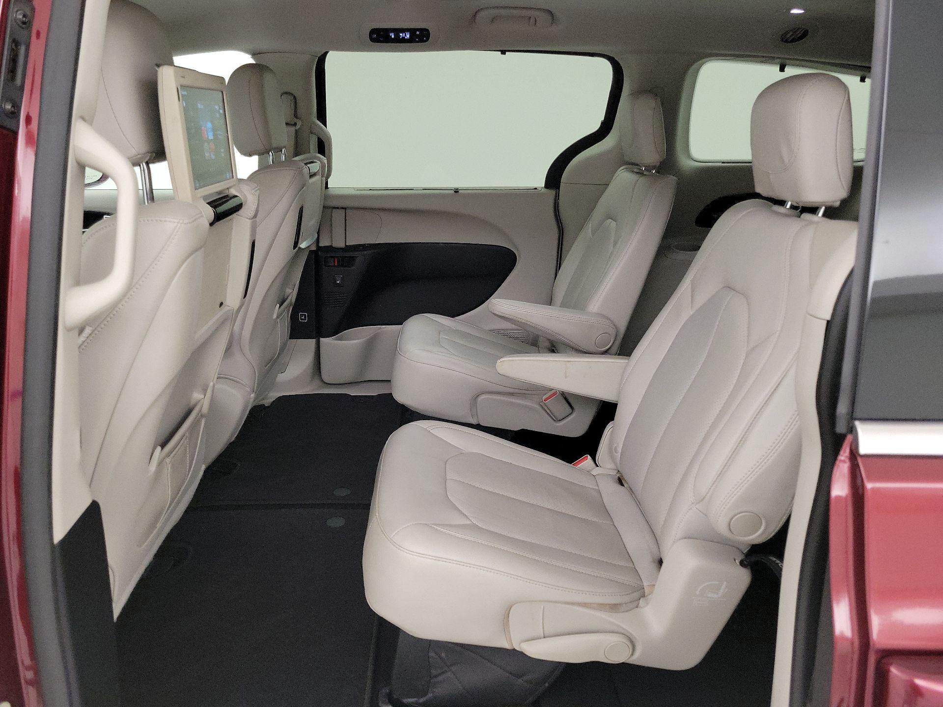 Thumbnail: 2020 Chrysler Pacifica - 19