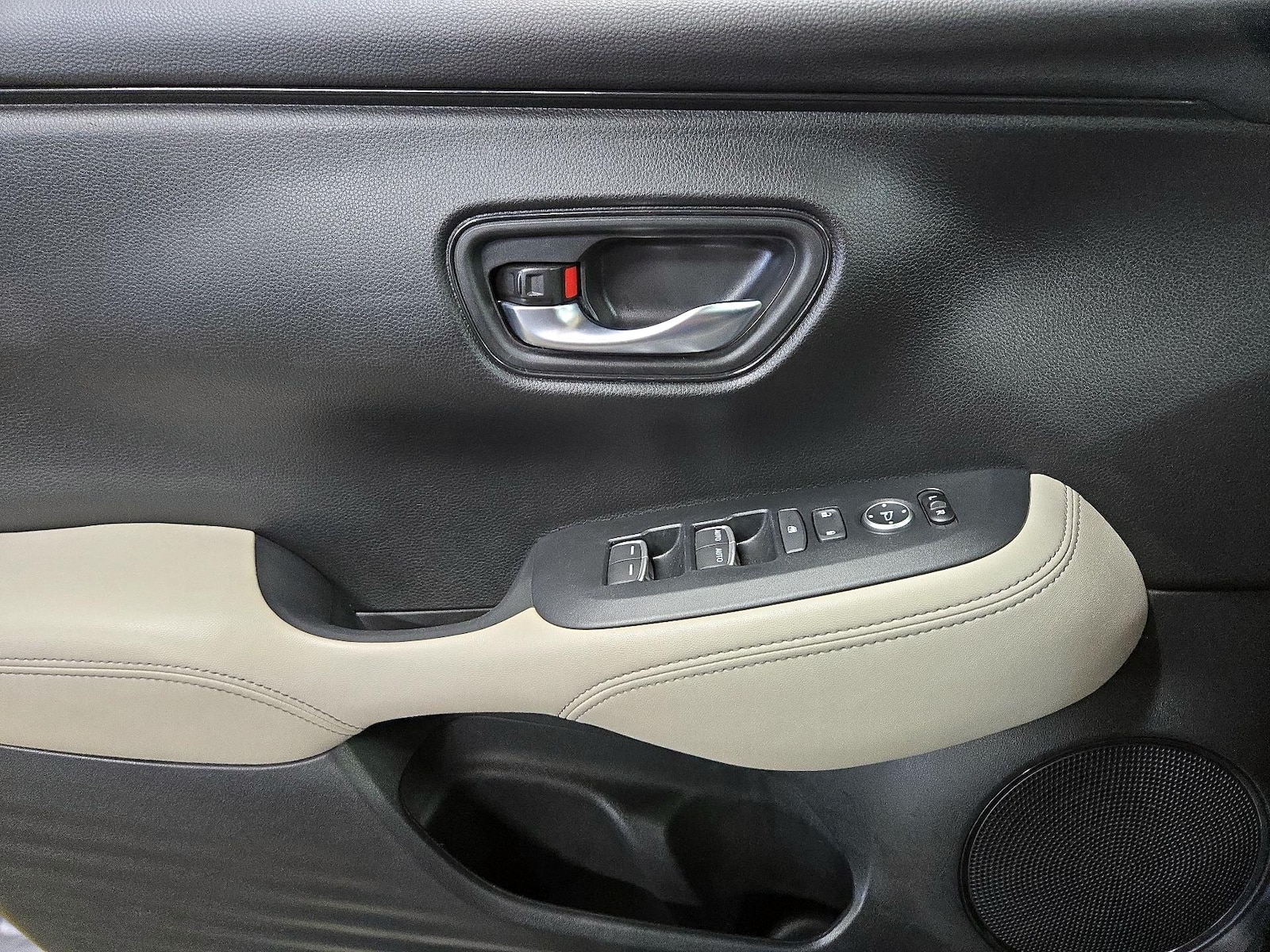 2025 Honda HR-V EX-L - Photo 13