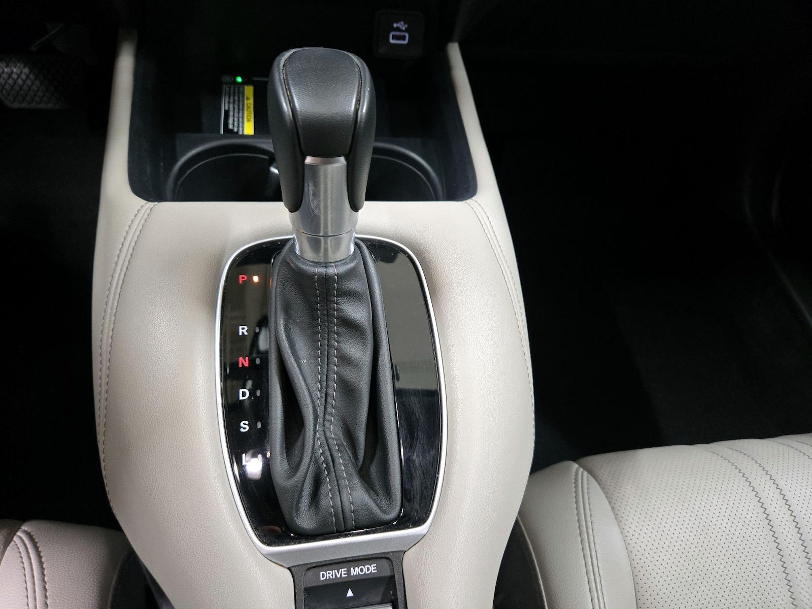 2025 Honda HR-V EX-L - Photo 18