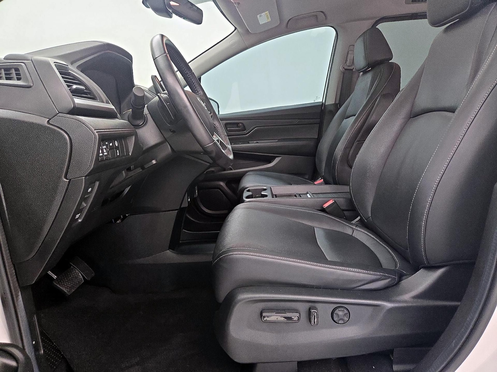 2024 Honda Odyssey EX-L - Photo 12