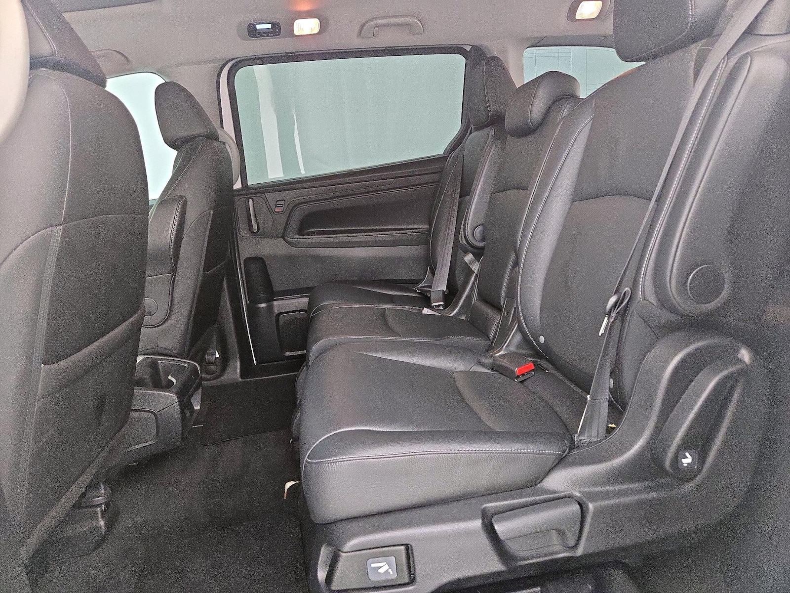 2024 Honda Odyssey EX-L - Photo 21