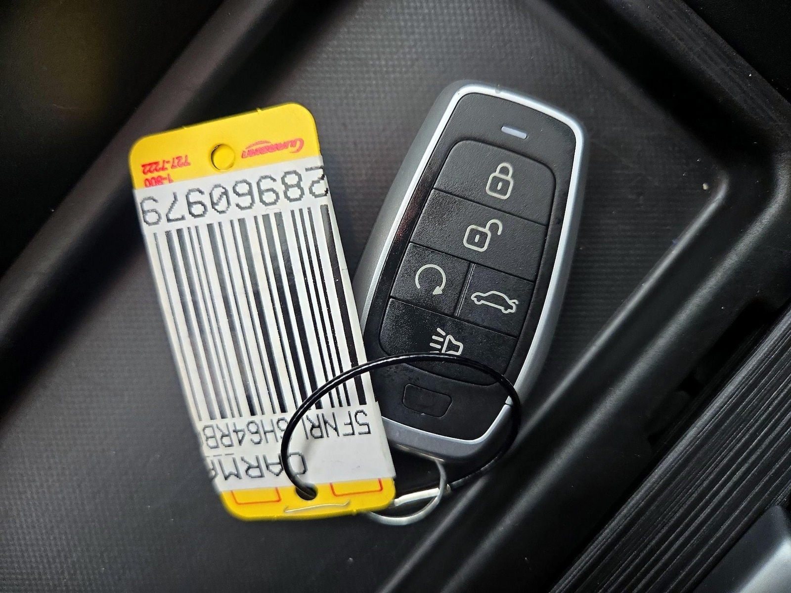 2024 Honda Odyssey EX-L - Photo 25