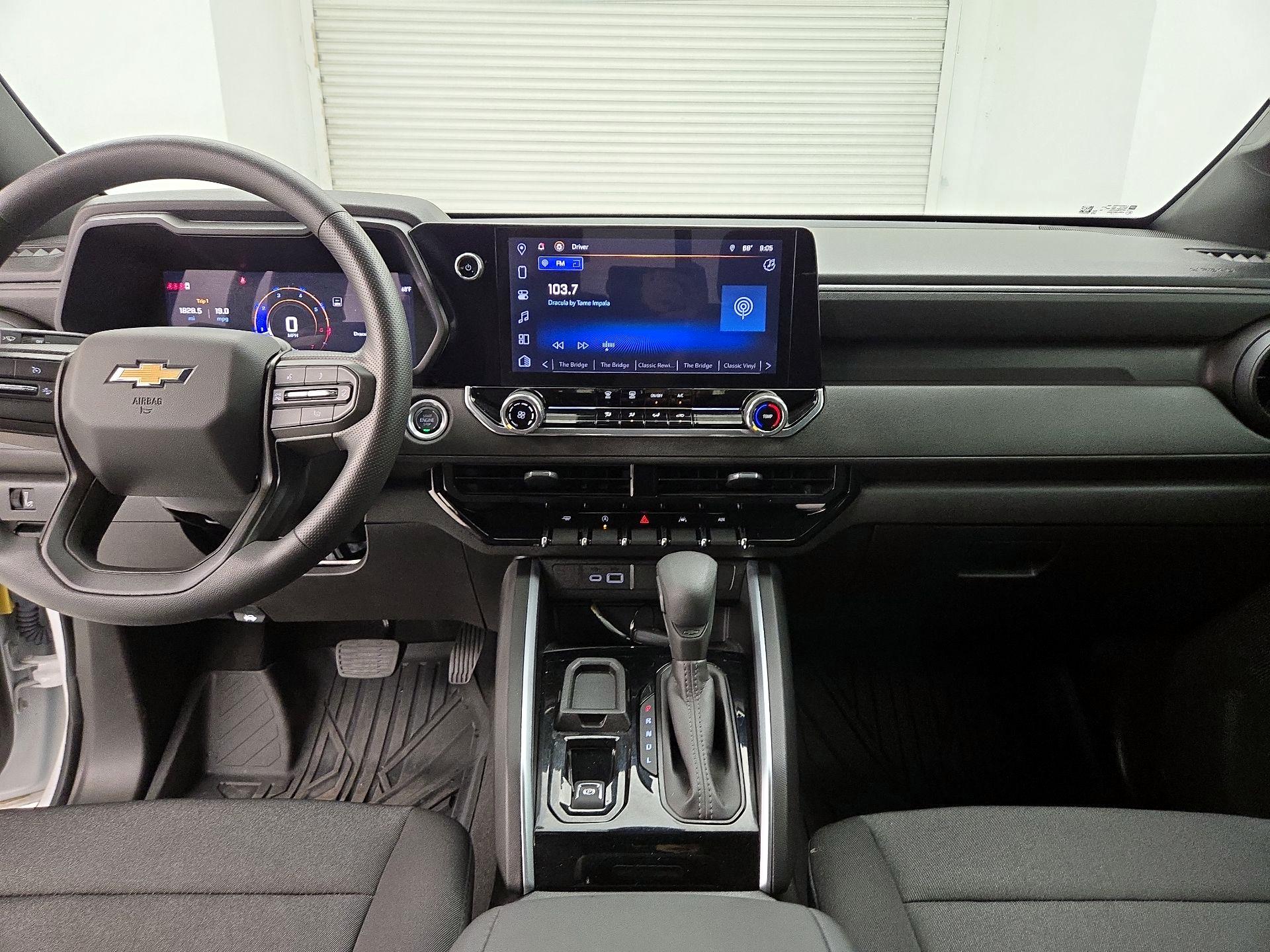Thumbnail: 2024 Chevrolet Colorado - 9