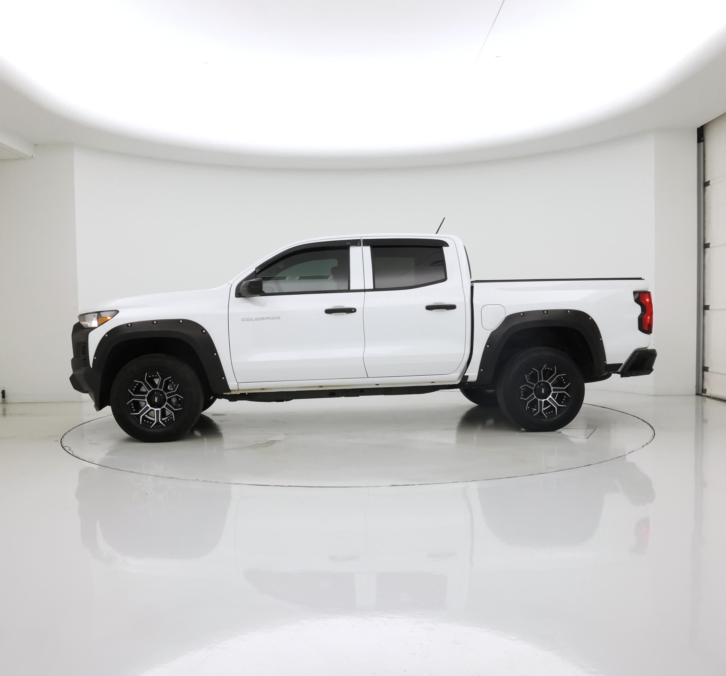Thumbnail: 2024 Chevrolet Colorado - 3