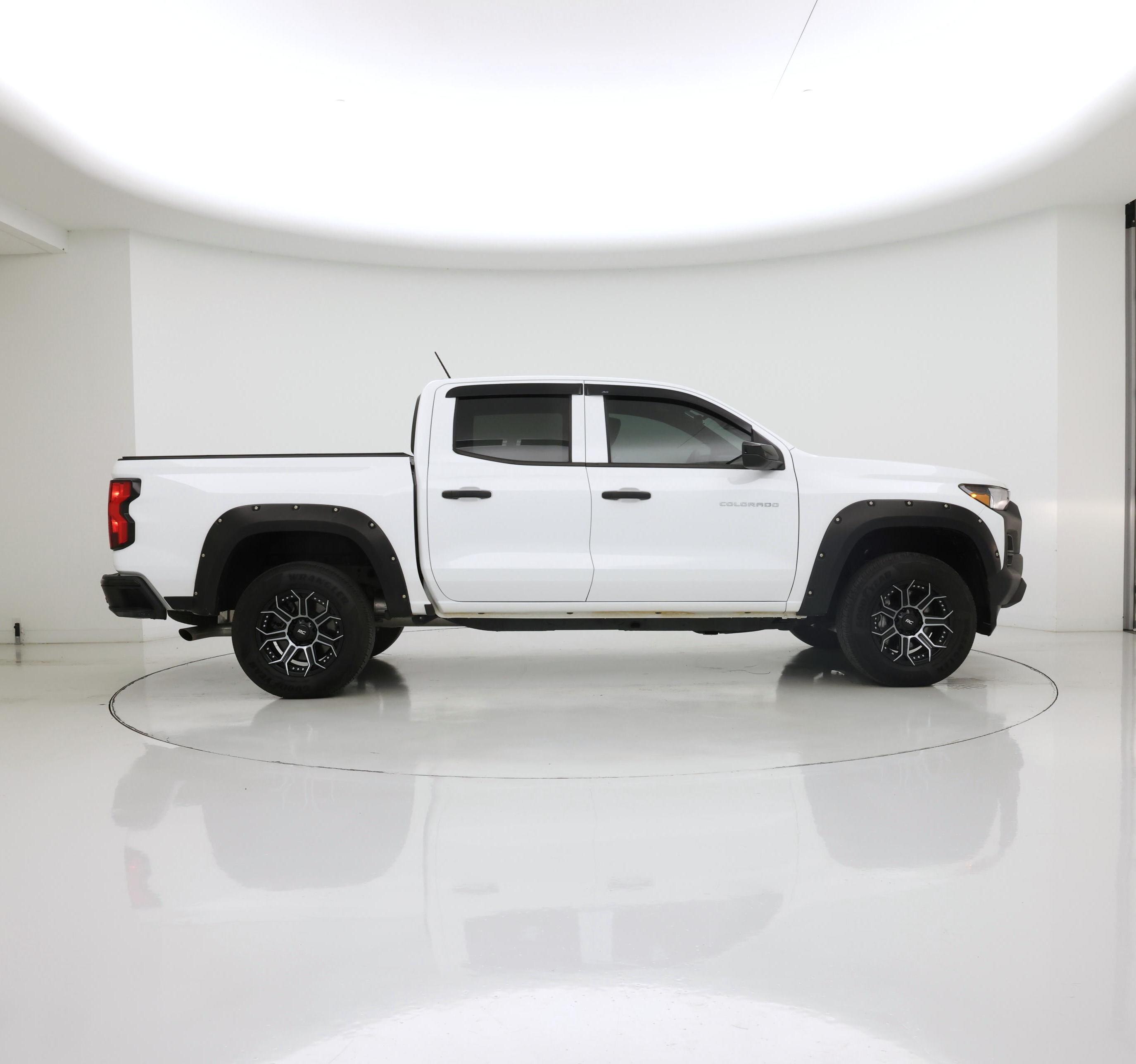 Thumbnail: 2024 Chevrolet Colorado - 7
