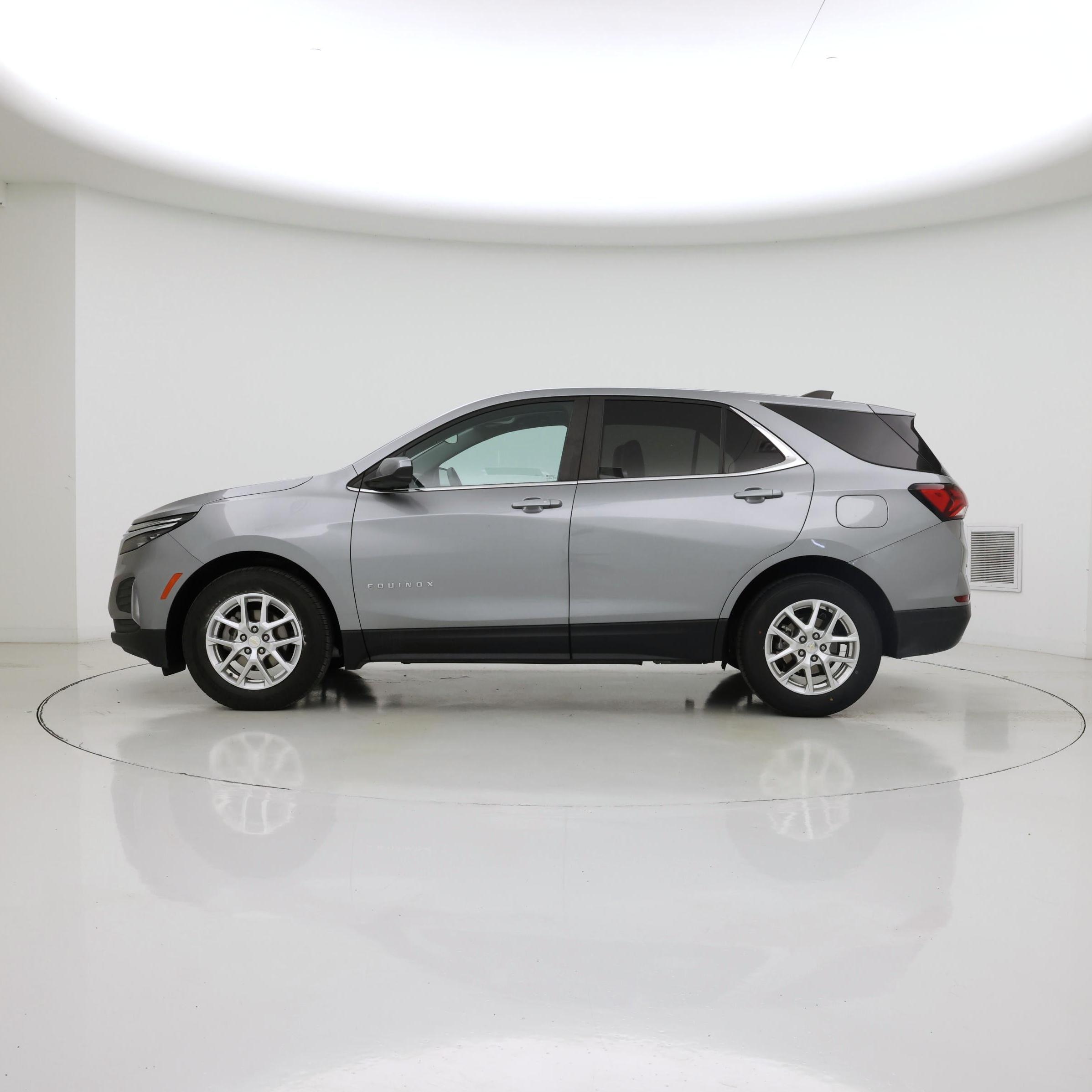 Thumbnail: 2023 Chevrolet Equinox - 3