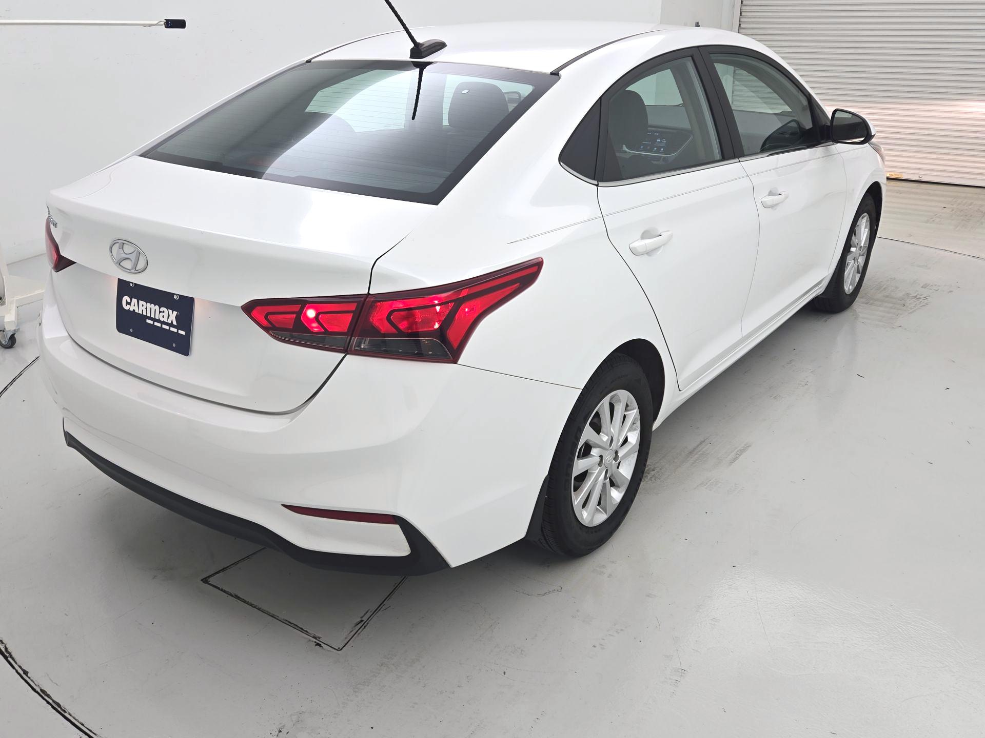 Thumbnail: 2022 Hyundai Accent - 5