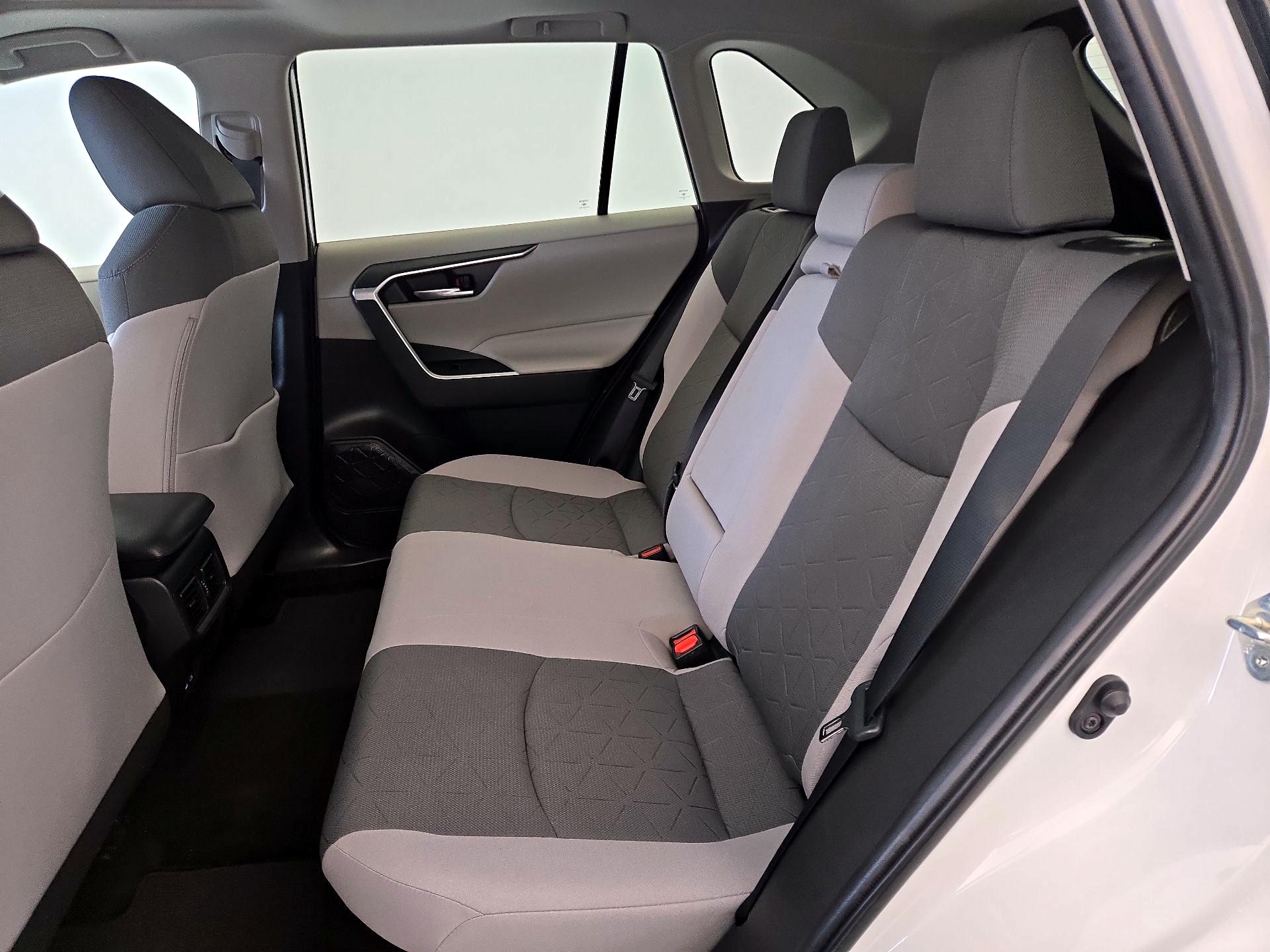 Thumbnail: 2022 Toyota RAV4 - 20