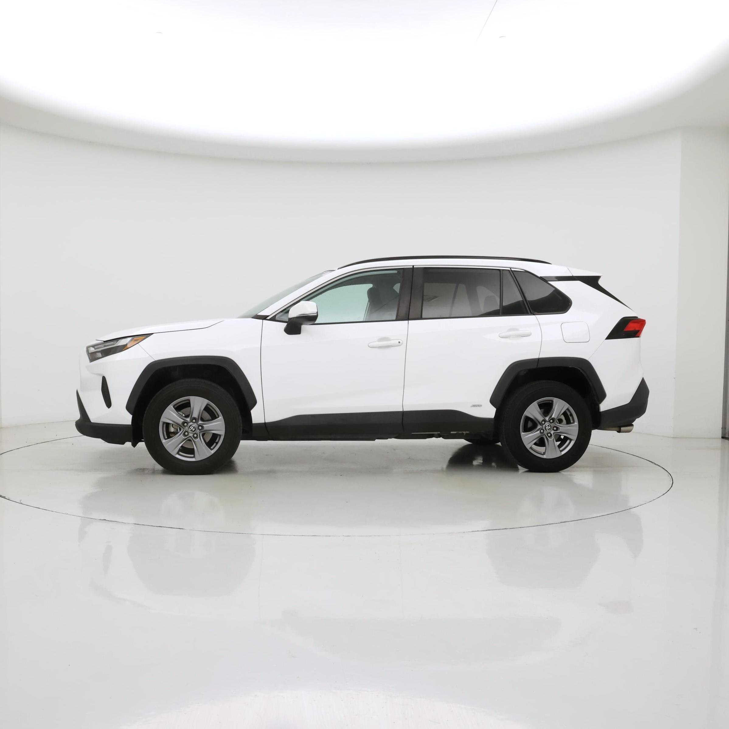 Thumbnail: 2022 Toyota RAV4 - 3