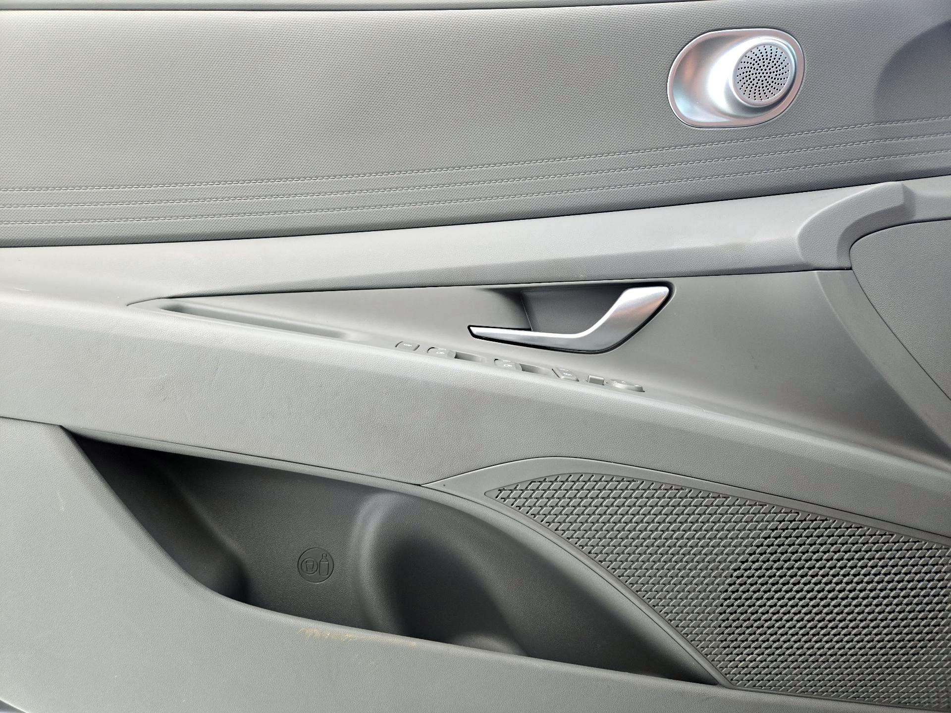 Thumbnail: 2026 Hyundai Elantra - 10