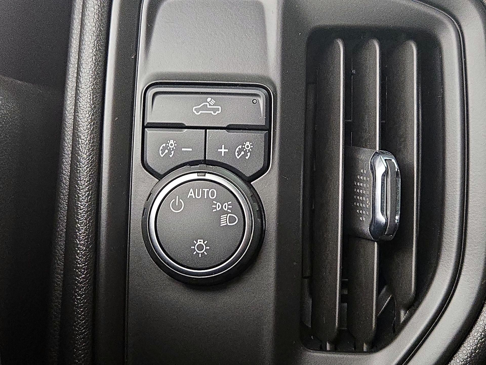 Thumbnail: 2023 Chevrolet Silverado 1500 - 13