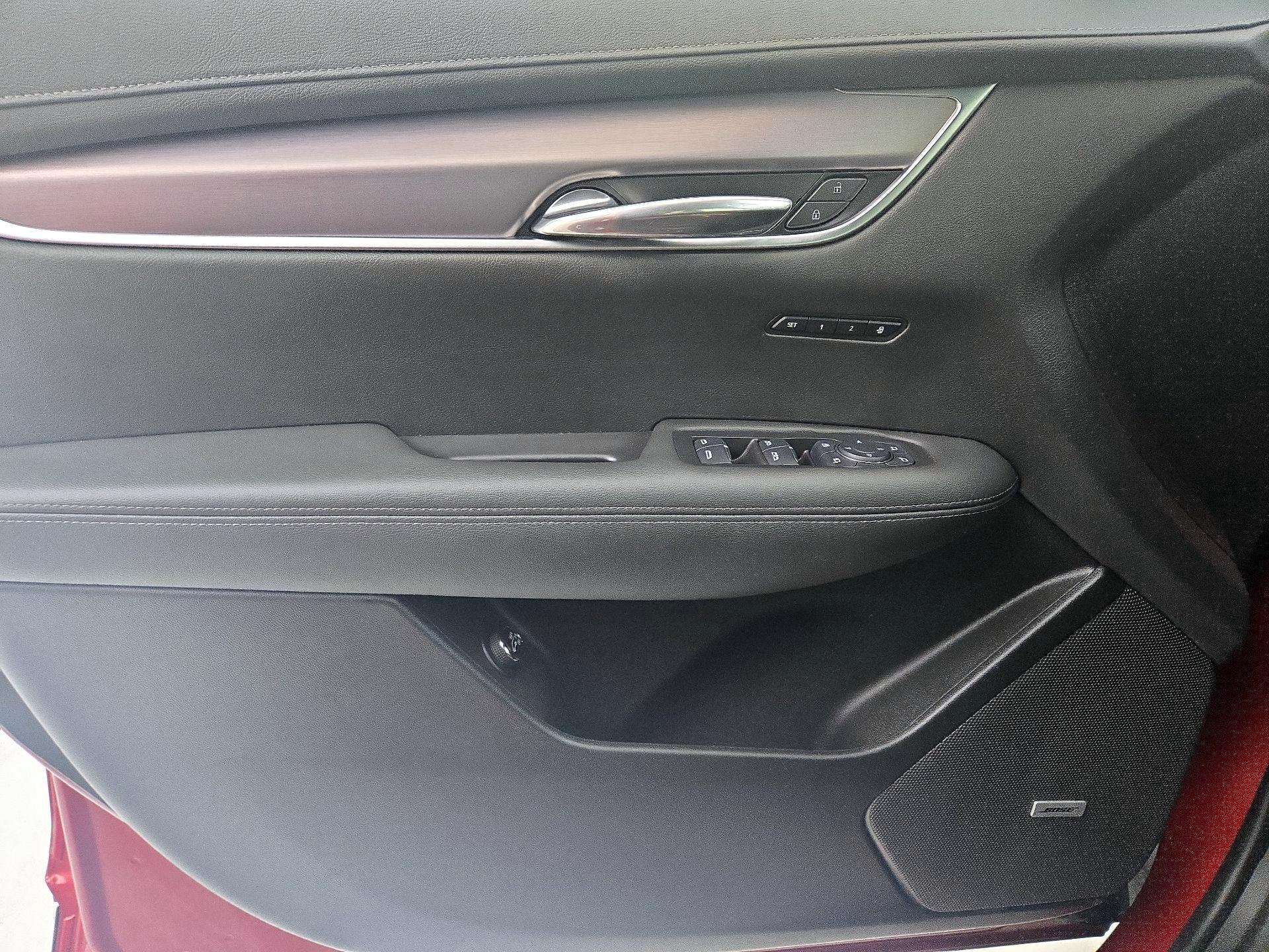 Thumbnail: 2024 Cadillac XT6 - 12