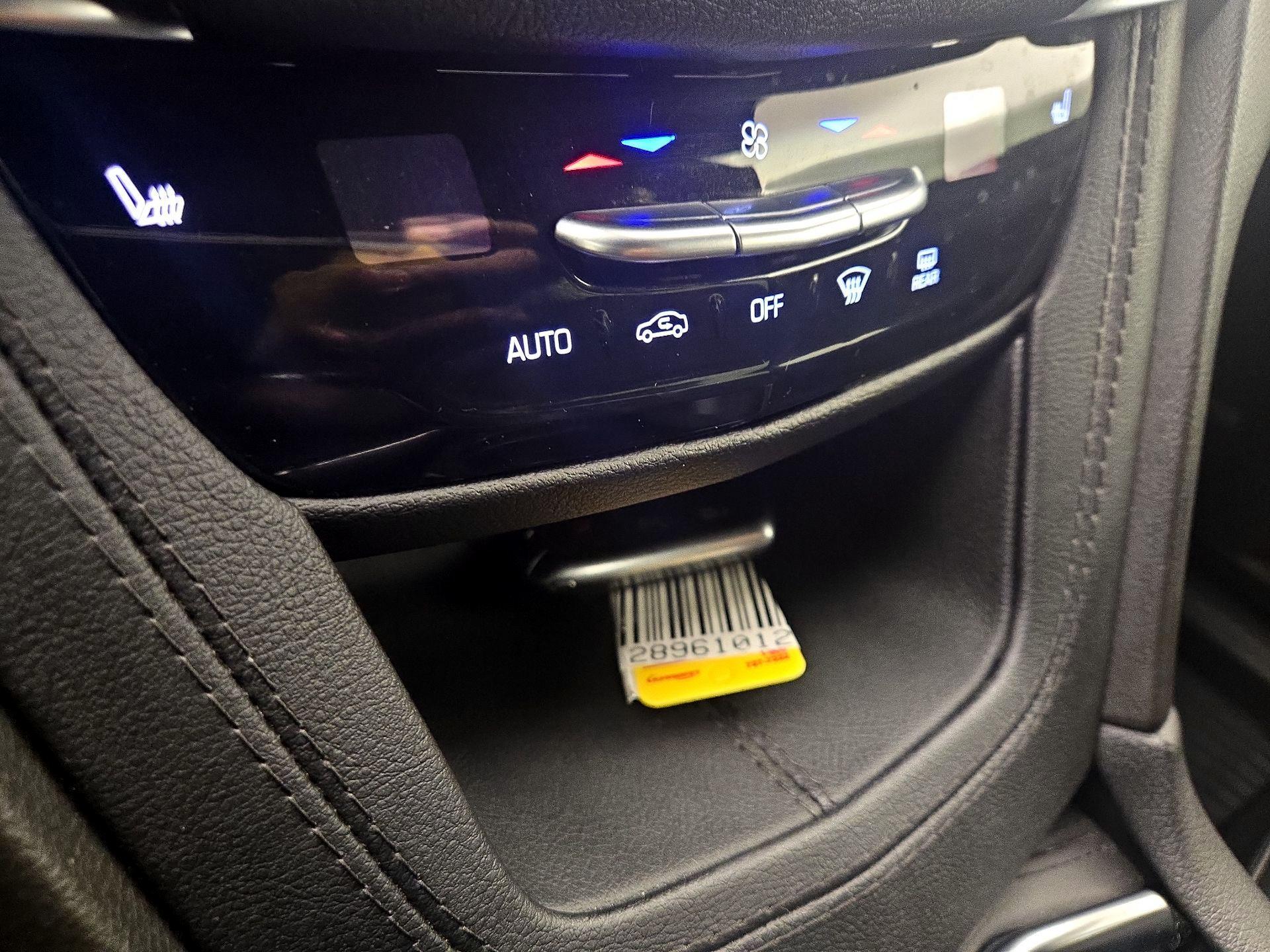 Thumbnail: 2024 Cadillac XT6 - 16
