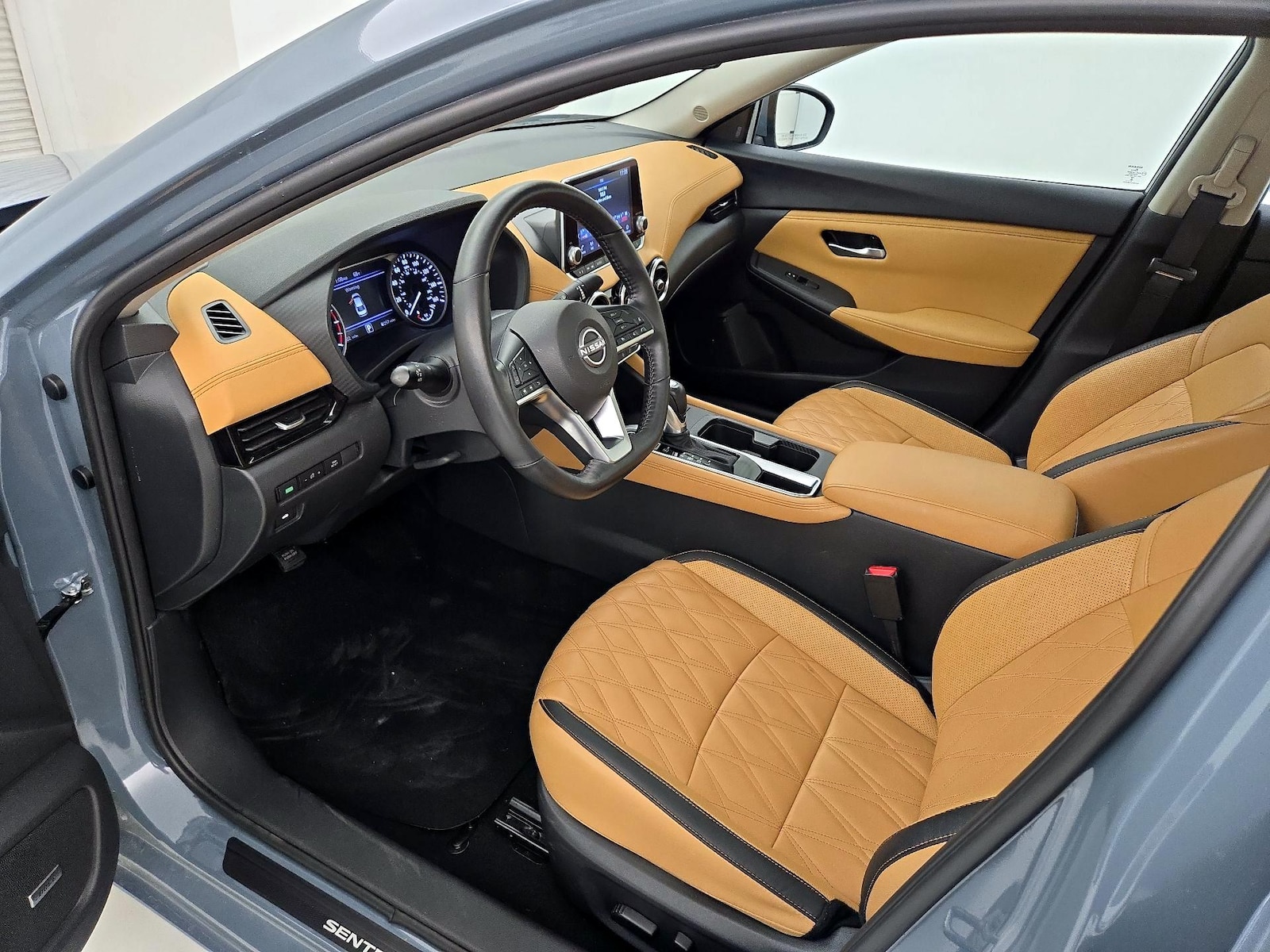 2025 Nissan Sentra SV - Photo 12
