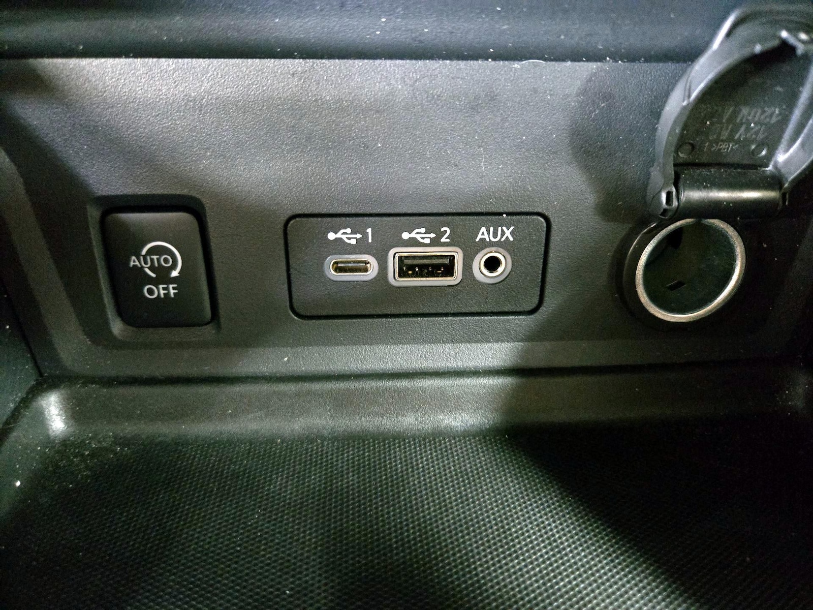2025 Nissan Sentra SV - Photo 19