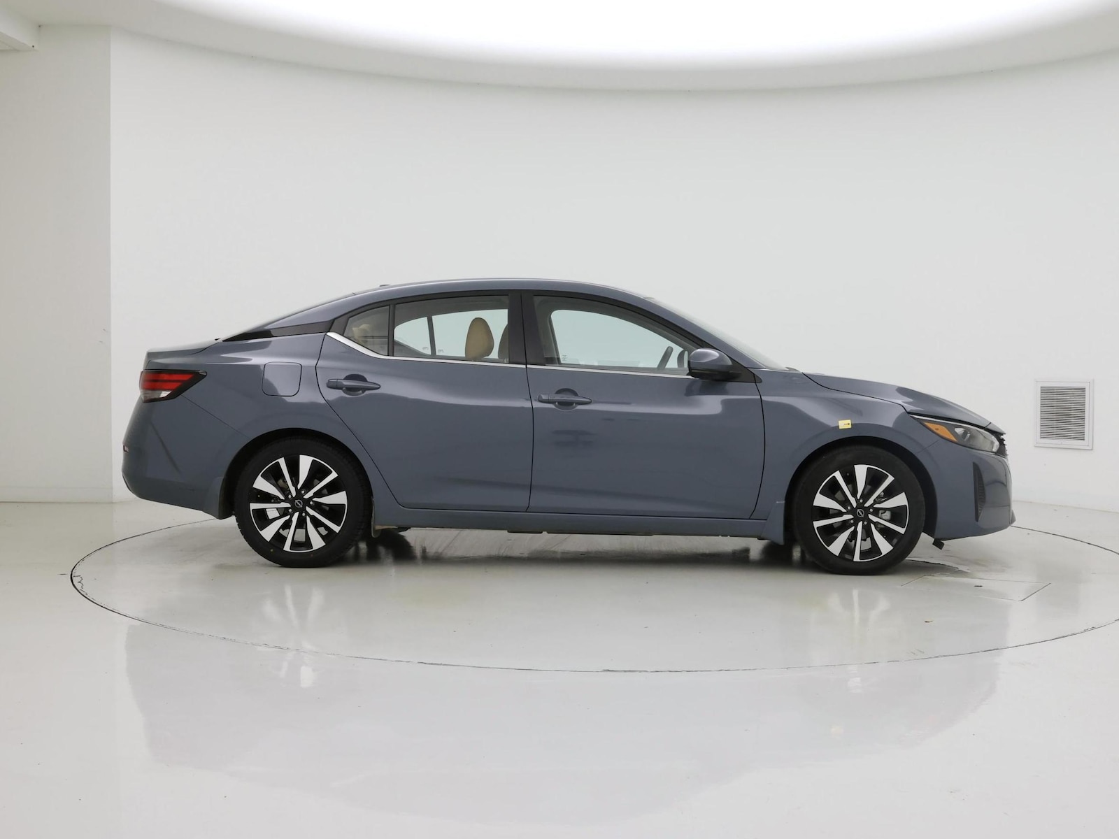 2025 Nissan Sentra SV - Photo 8