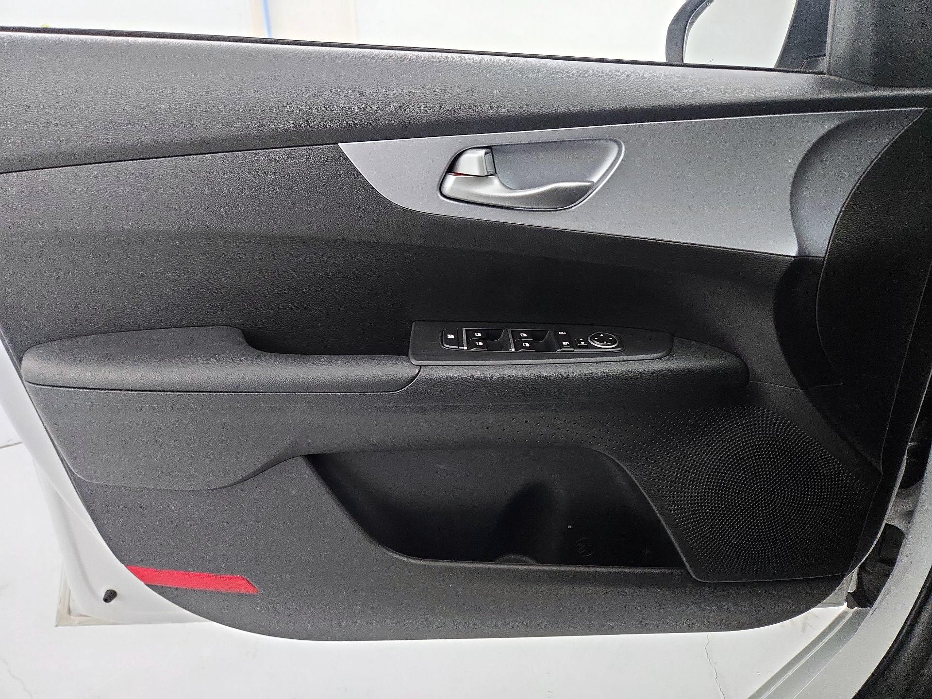 Thumbnail: 2024 Kia Forte - 12