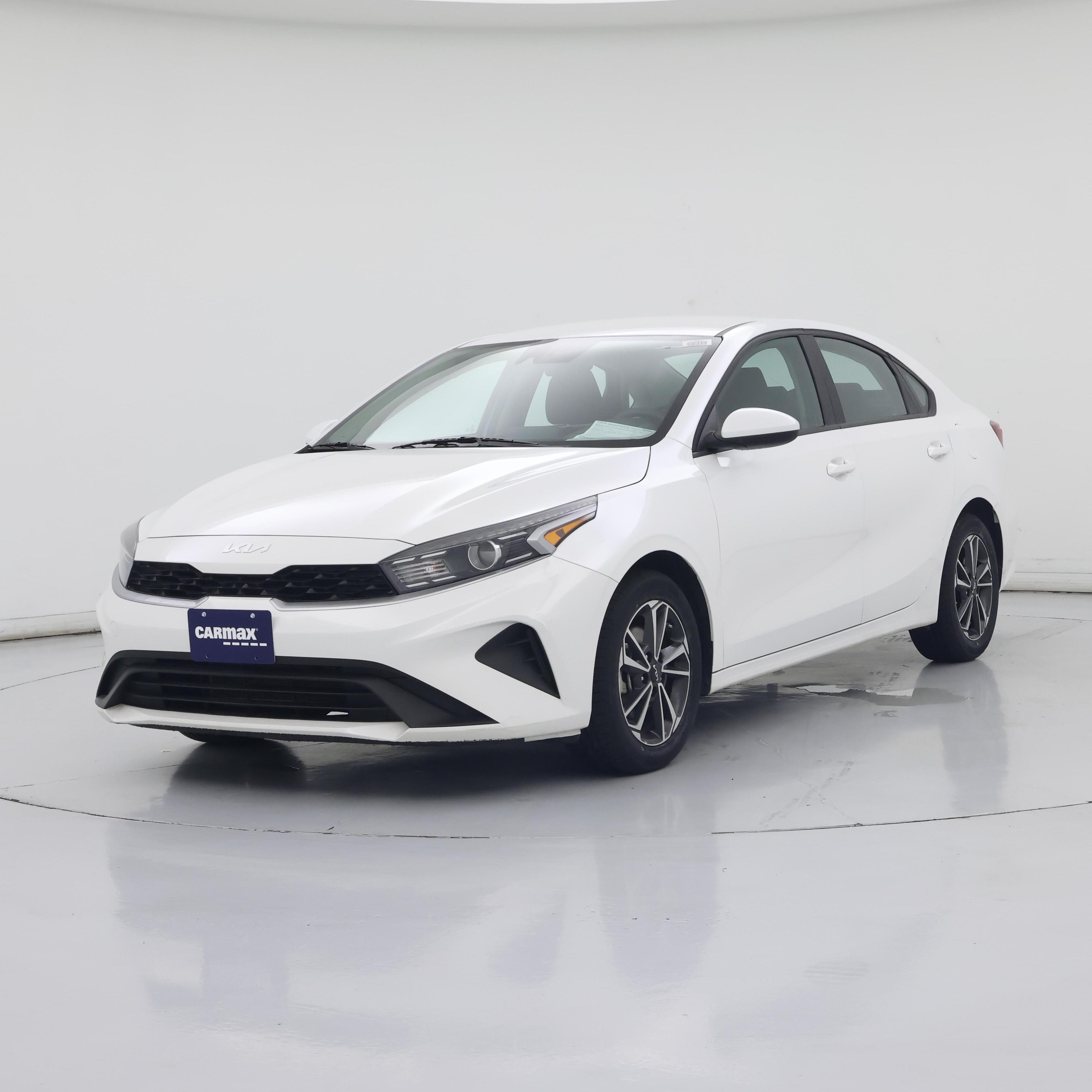 Thumbnail: 2024 Kia Forte - 4