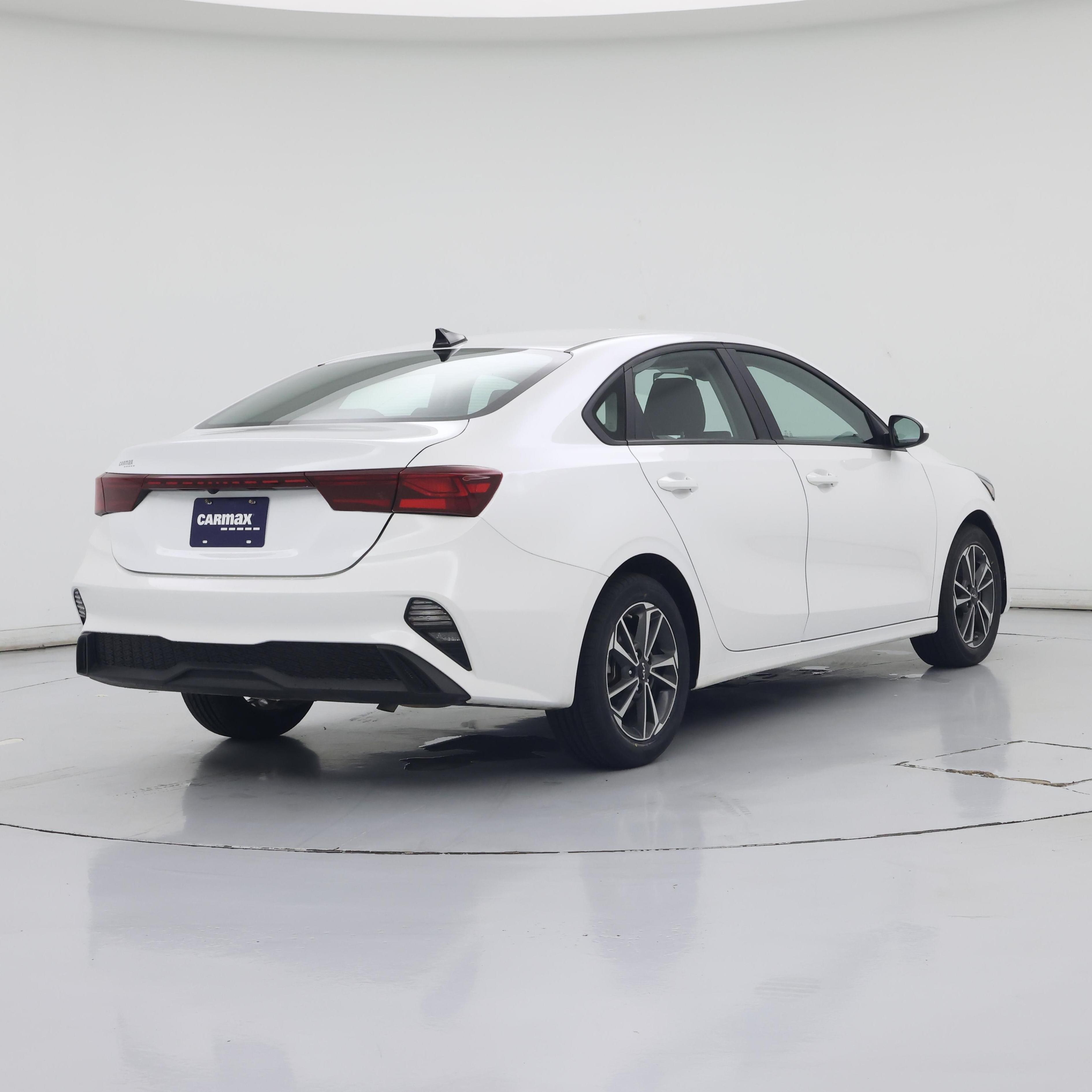 Thumbnail: 2024 Kia Forte - 8