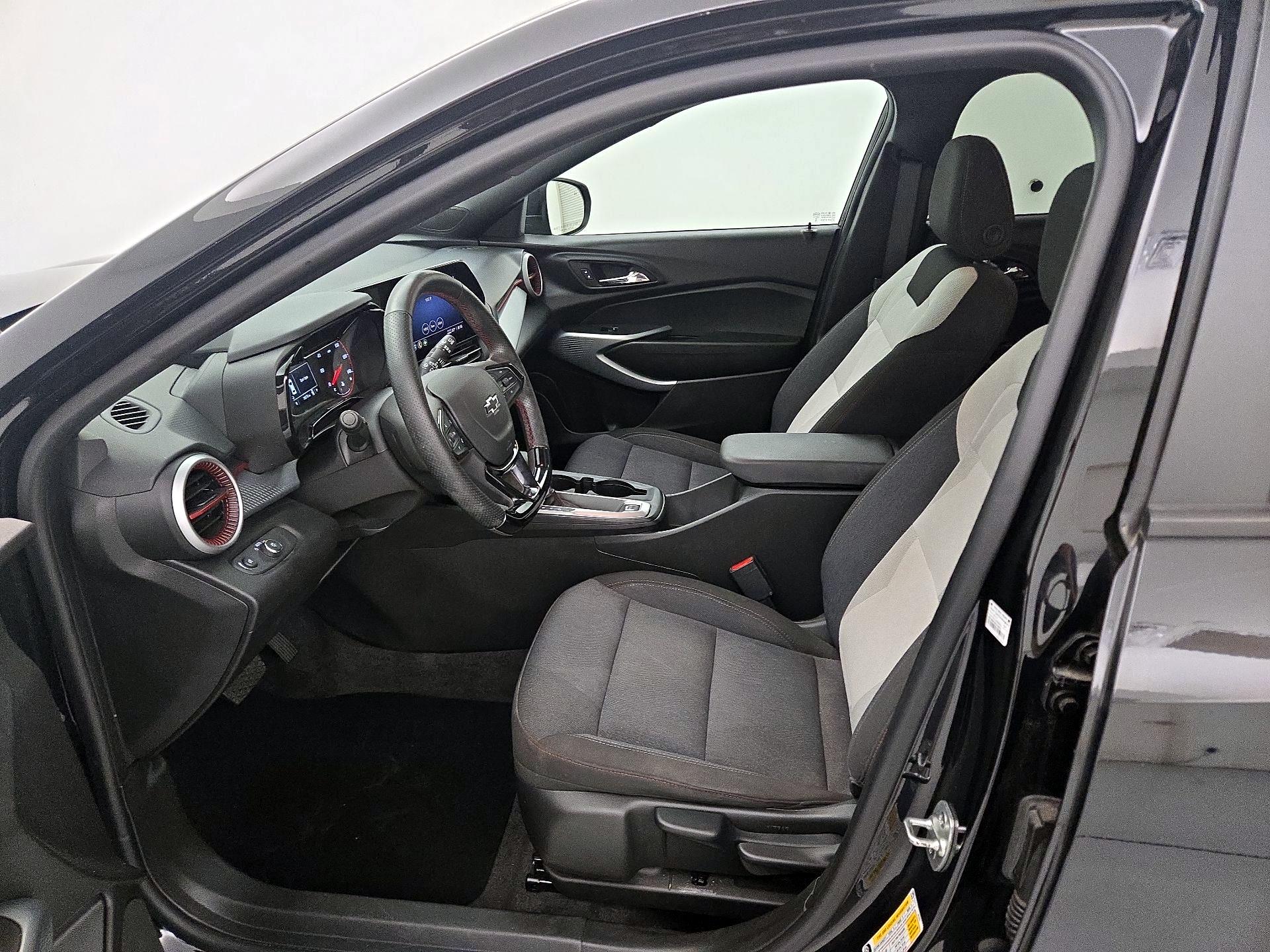 Thumbnail: 2025 Chevrolet Trax - 11