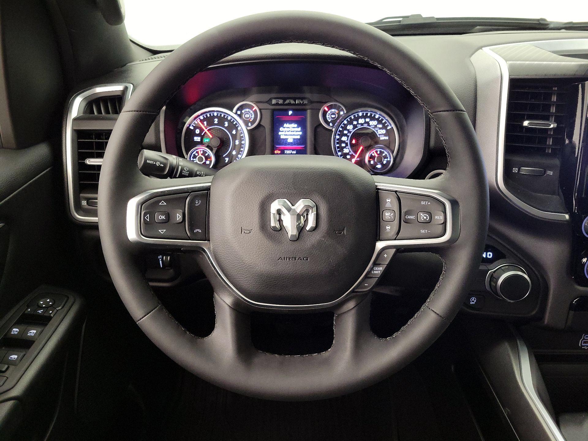 Thumbnail: 2025 RAM 1500 - 10