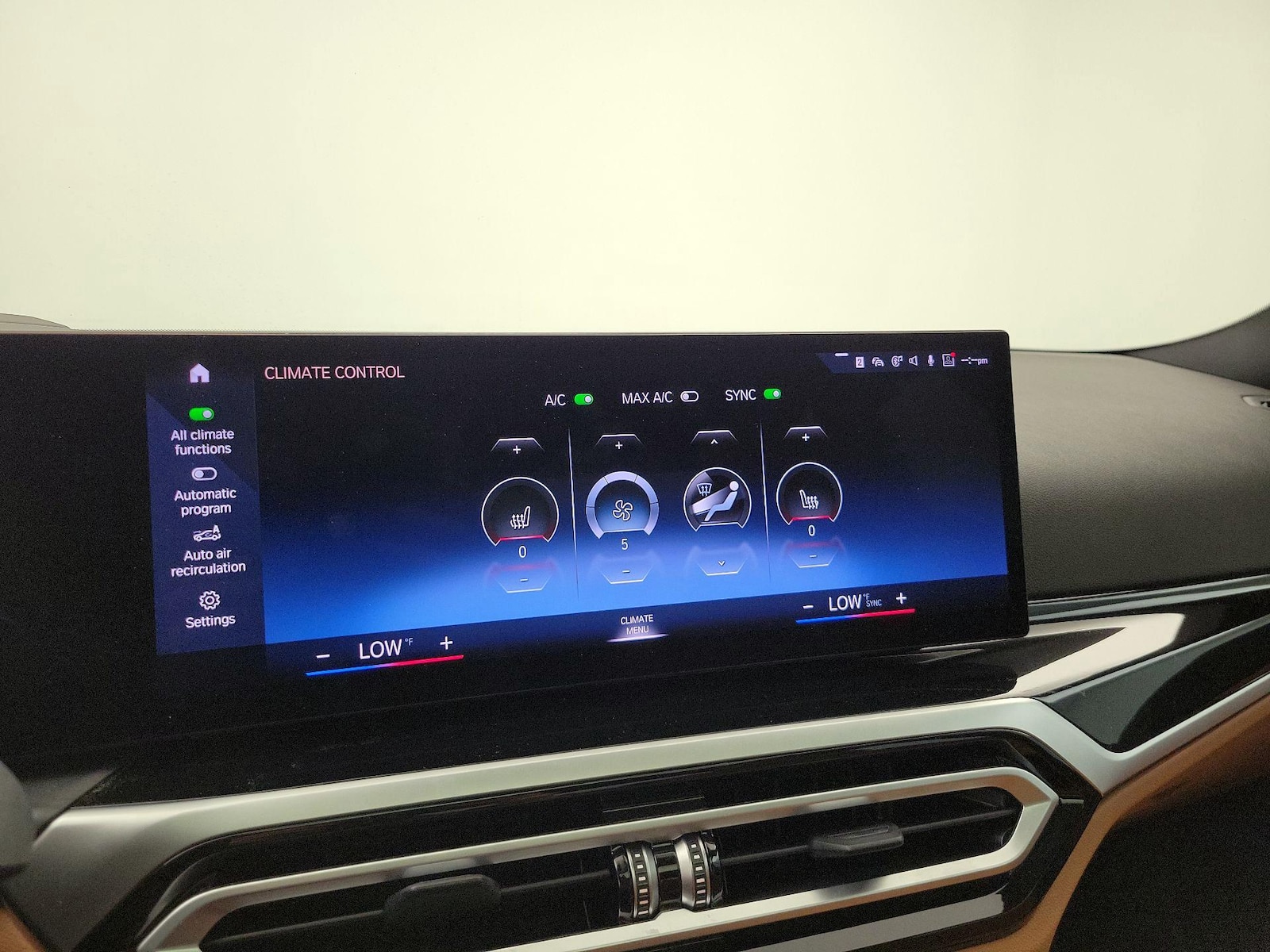 2023 BMW 3 Series 330i - Photo 18
