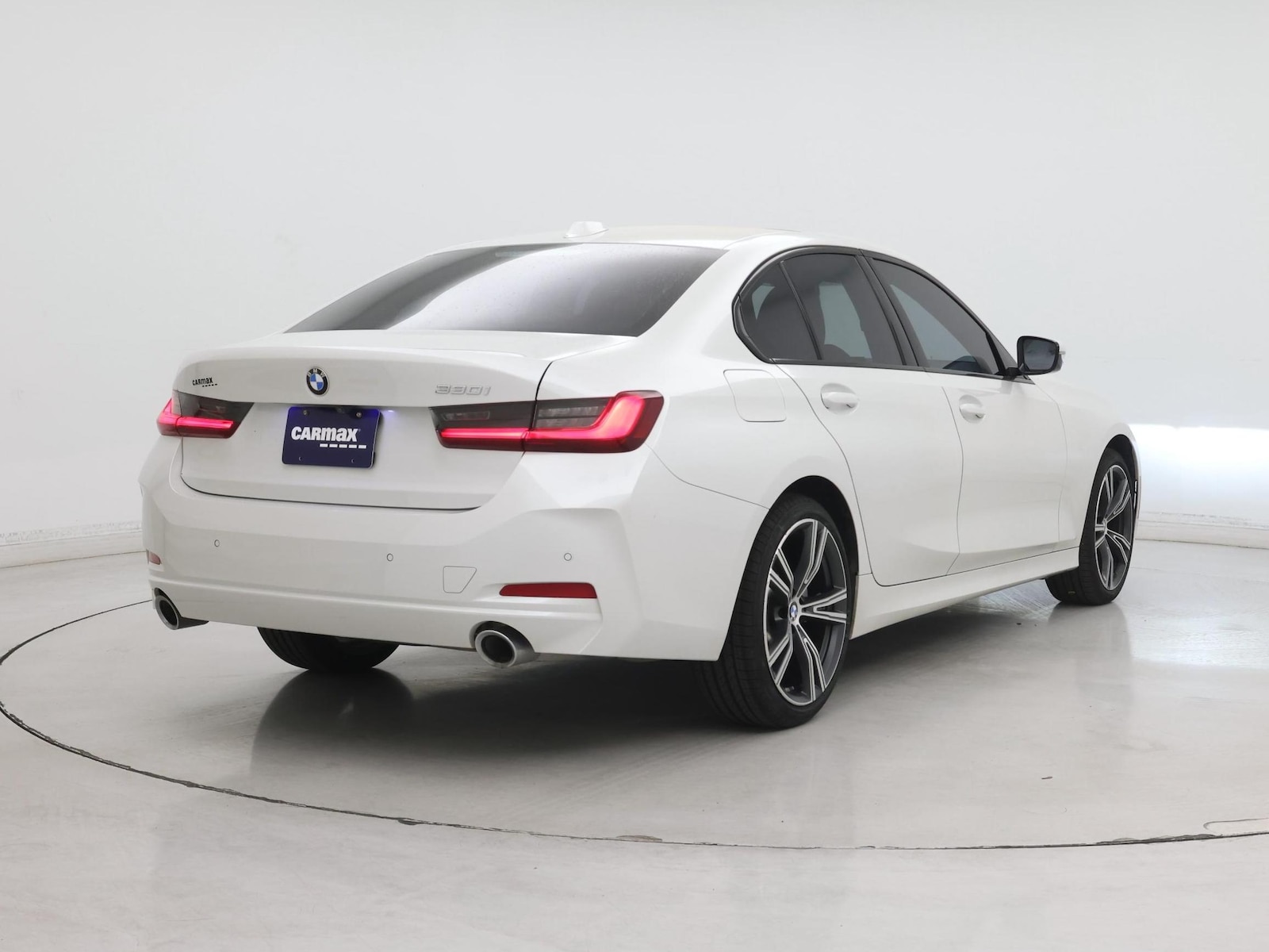 2023 BMW 3 Series 330i - Photo 9