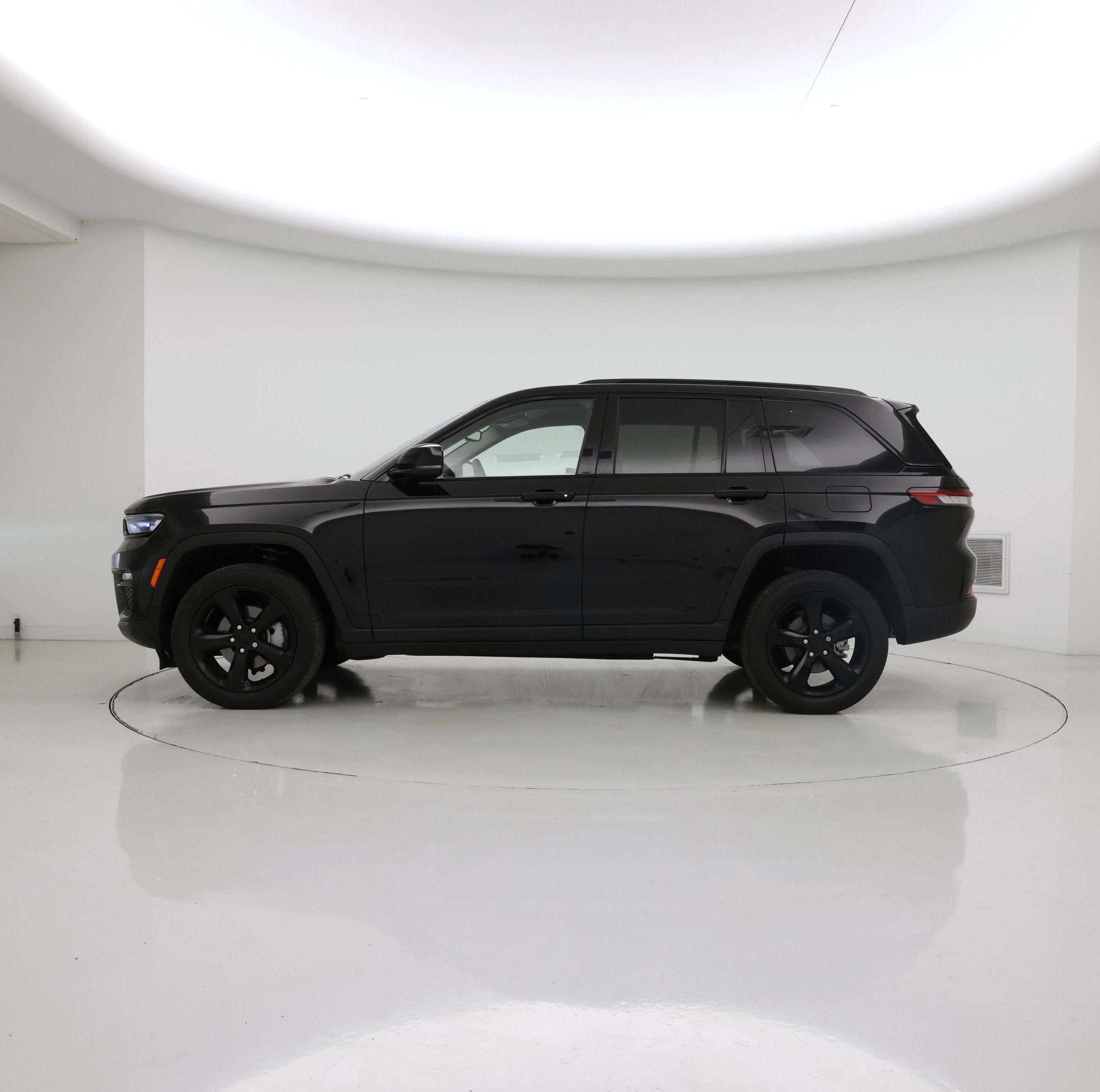 Thumbnail: 2023 Jeep Grand Cherokee - 3