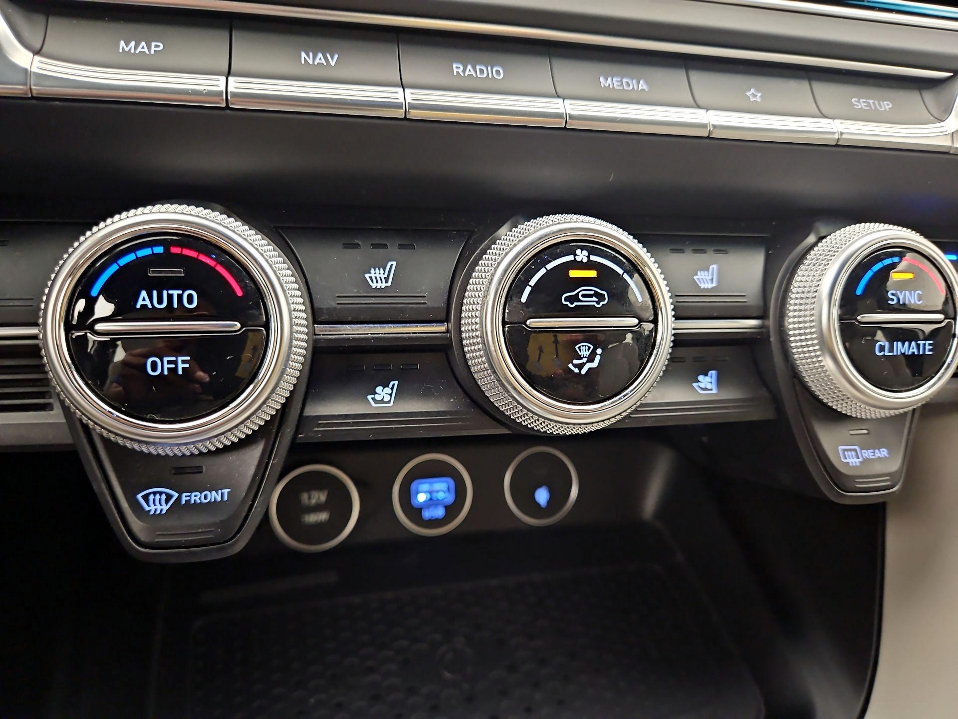 Thumbnail: 2023 Genesis G70 - 17