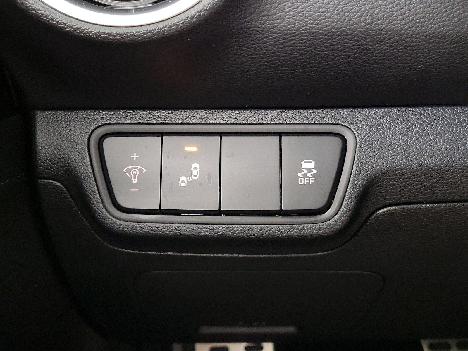2024 Kia Forte GT-Line - Photo 14